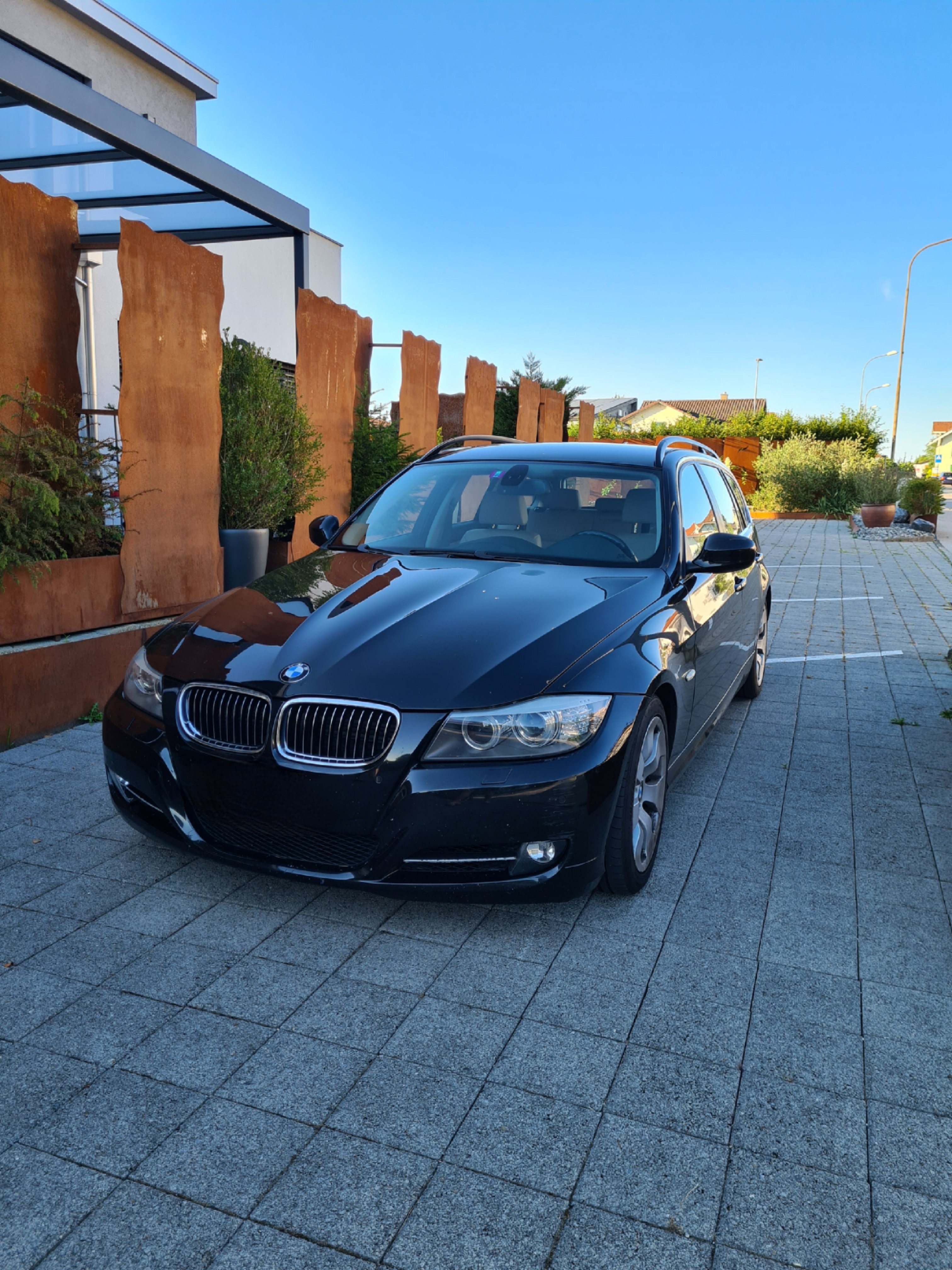 BMW 325i Touring Steptronic