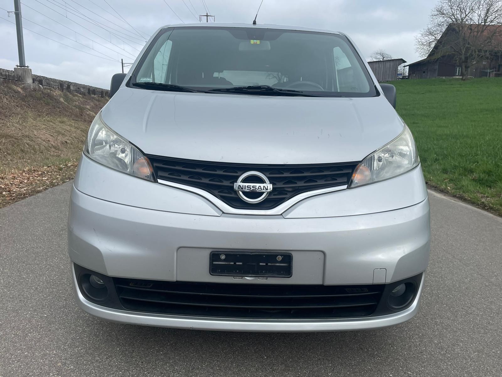 NISSAN NV200