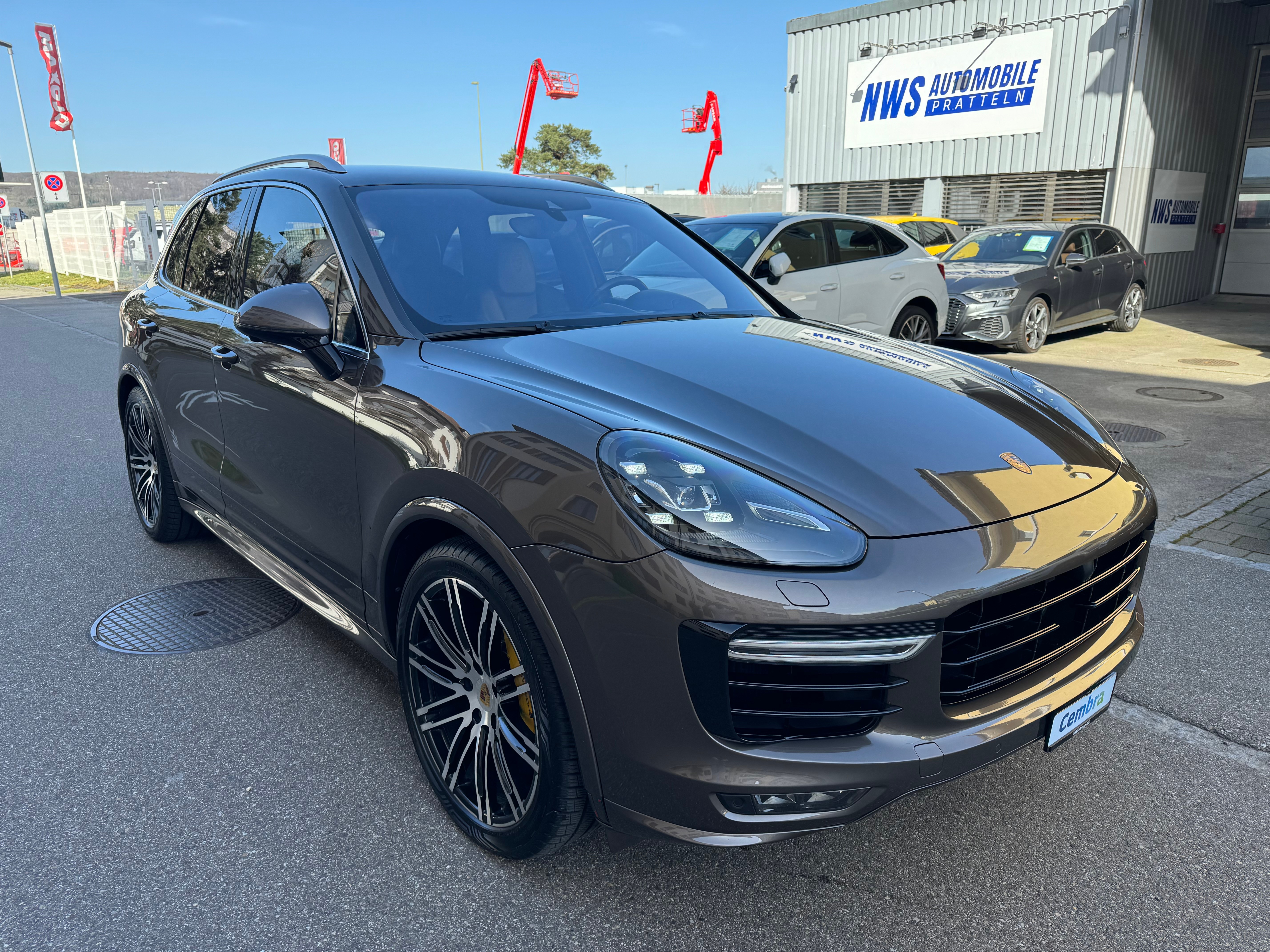 PORSCHE Cayenne Turbo S