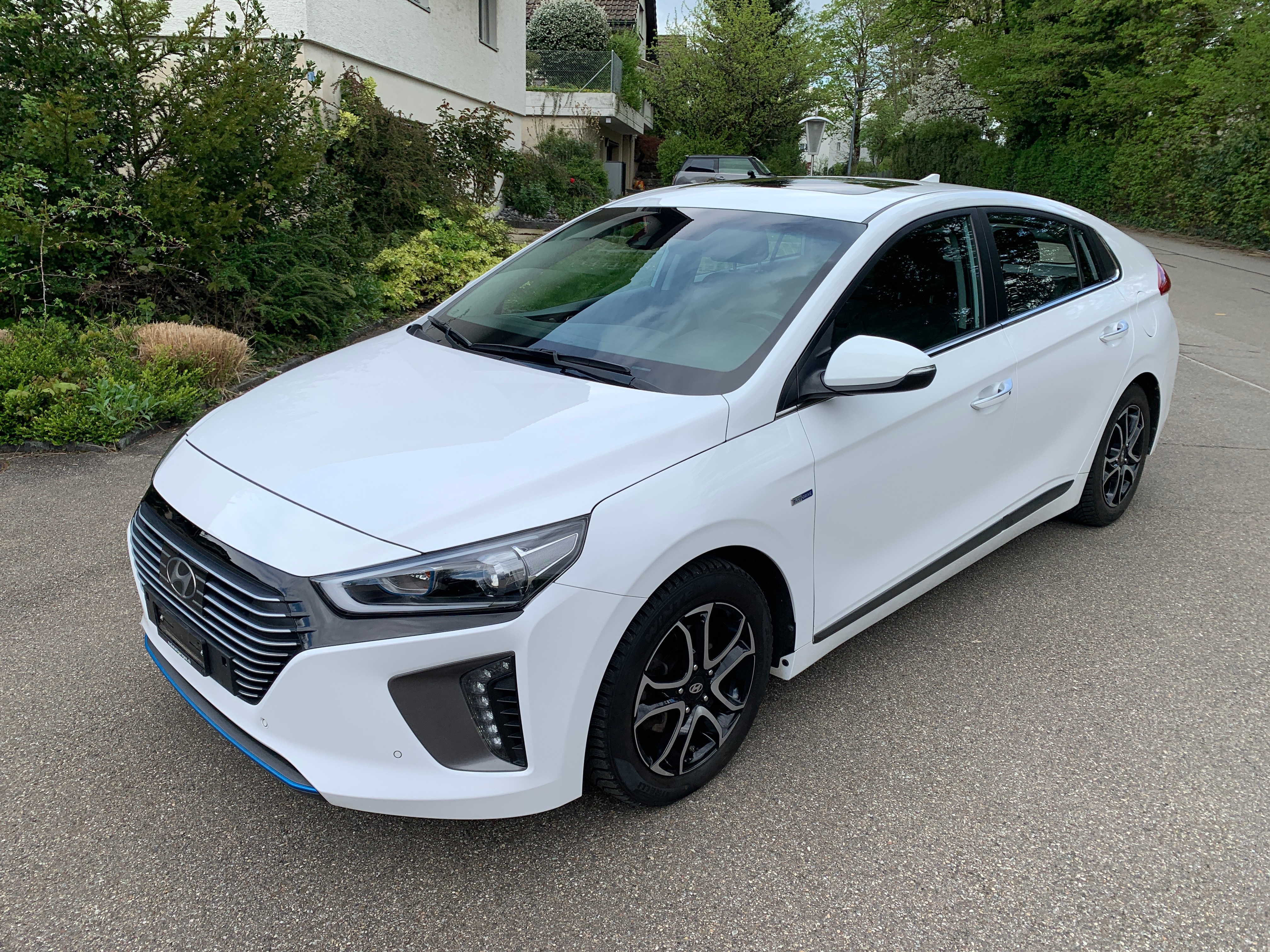 HYUNDAI Ioniq 1.6 GDi HEV Launch Plus DCT