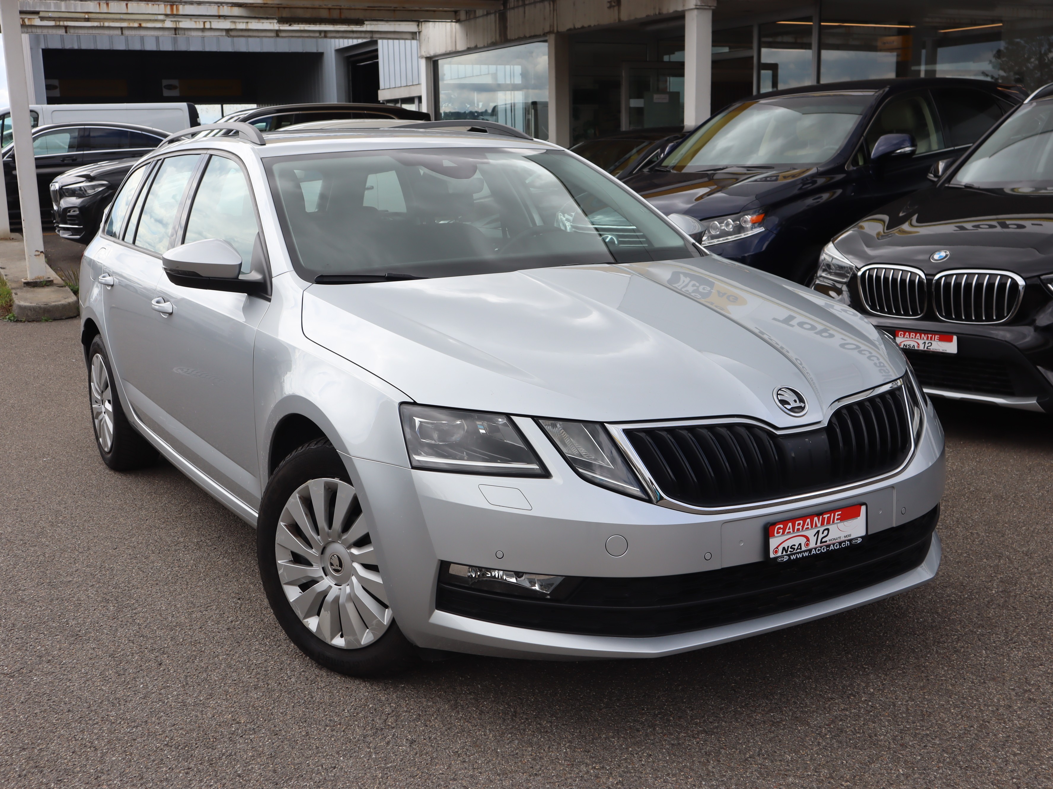 SKODA Octavia Combi 2.0 TDI Ambition 4x4 DSG ** Gr-Navigation ** PDC ** Frisch ab MFK & Service **