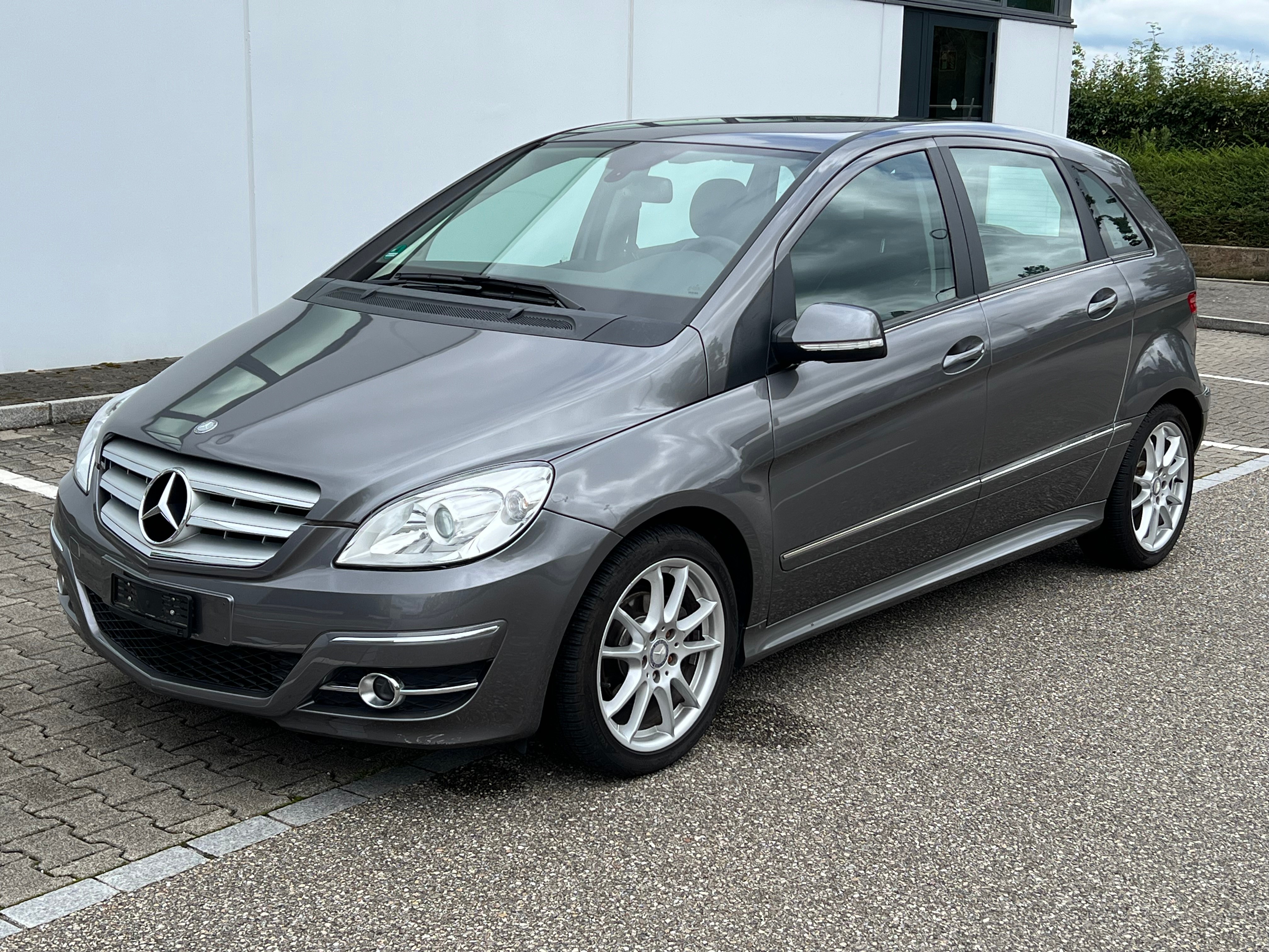 MERCEDES-BENZ Mercedes-Benz B 150