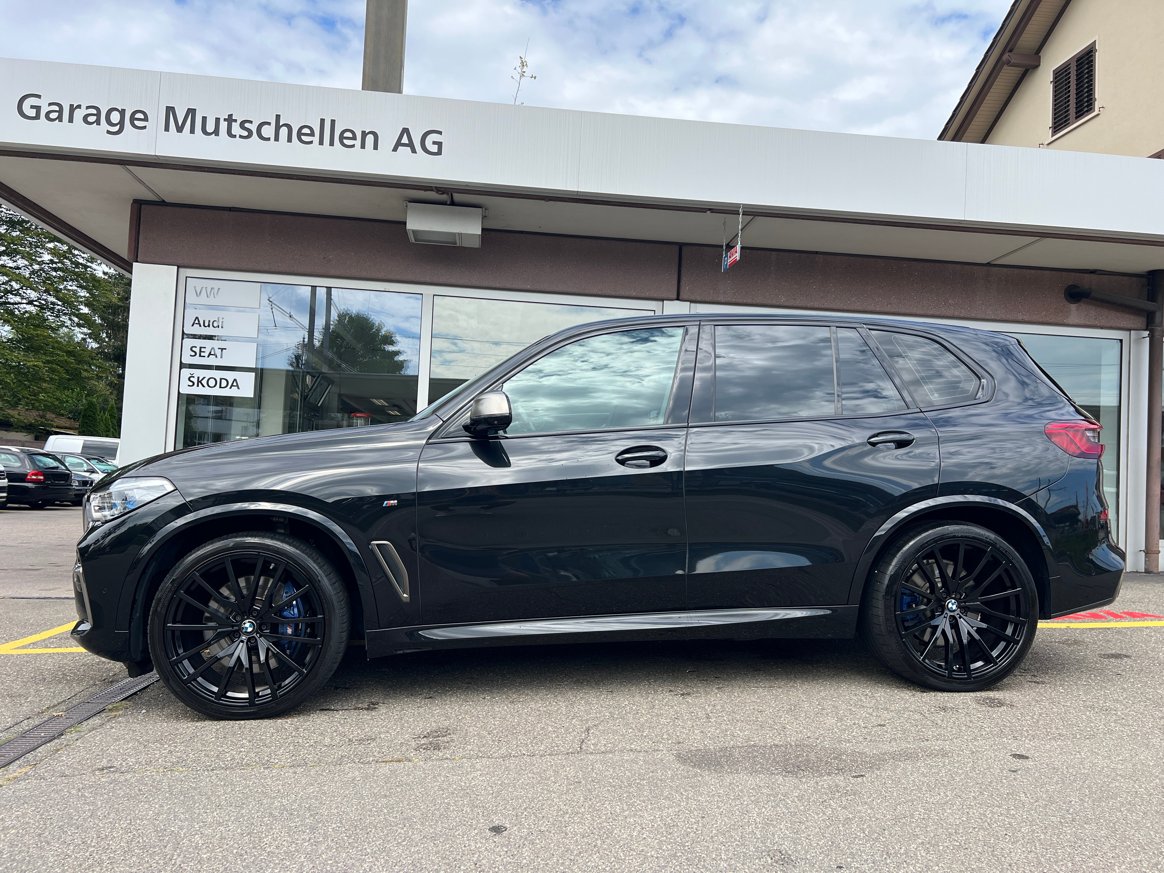 BMW X5 xDrive M50d Steptronic CH-Auto 60% unter Neupreis mit Sternenhimmel