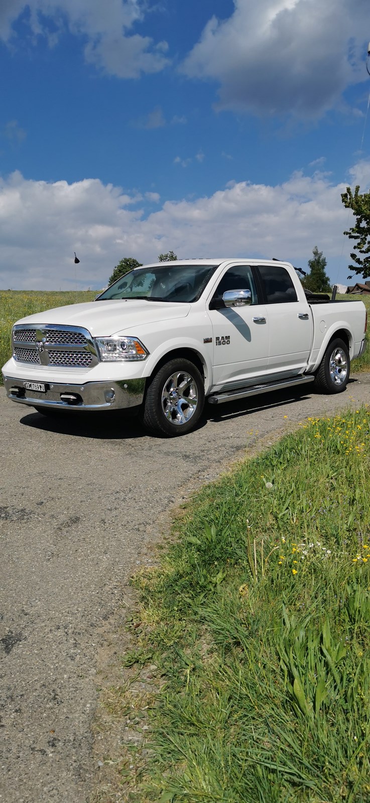 DODGE 1500 5,7Lt V8 Laramie