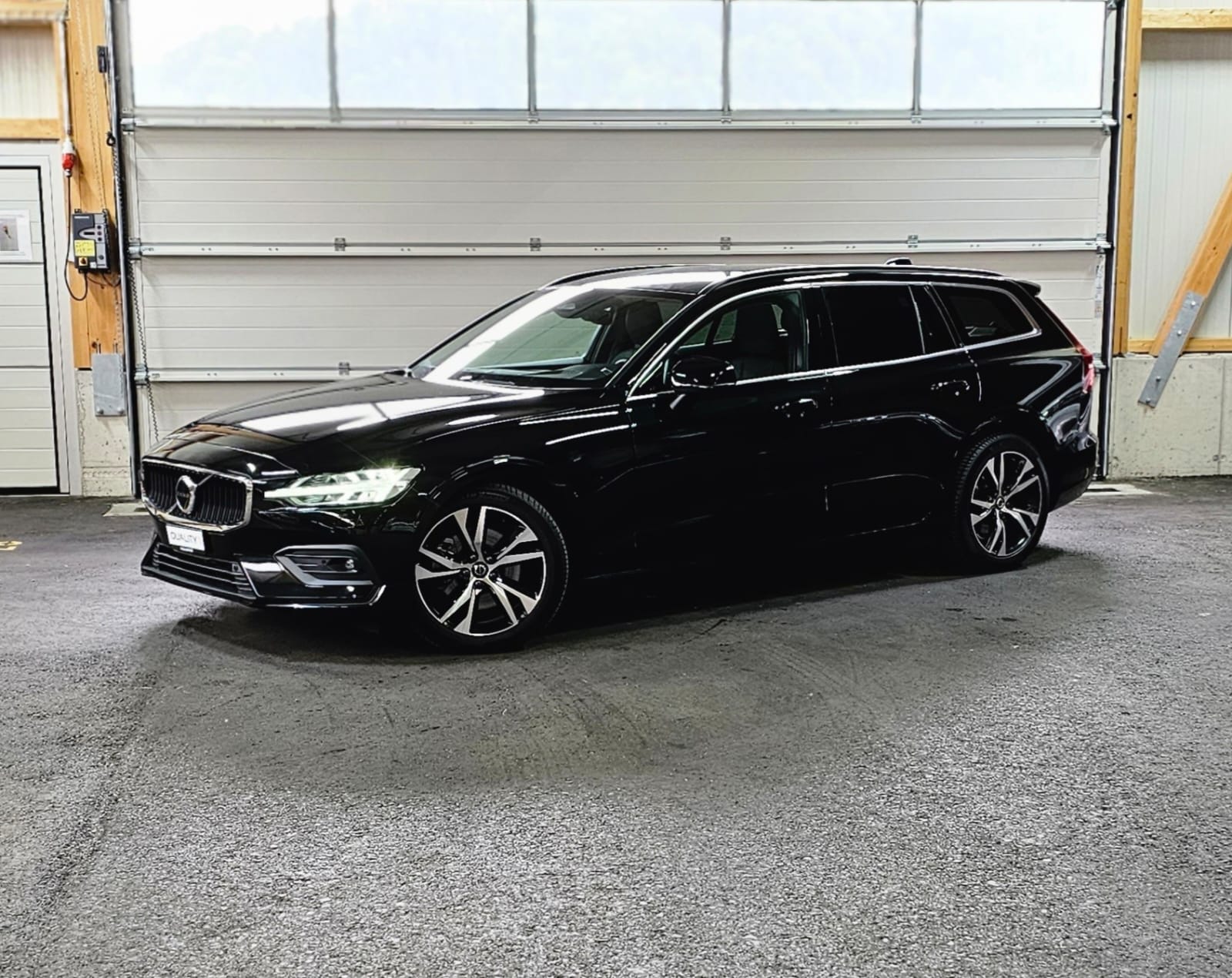 VOLVO V60 B4 Diesel Mild Hybrid Core Geartronic