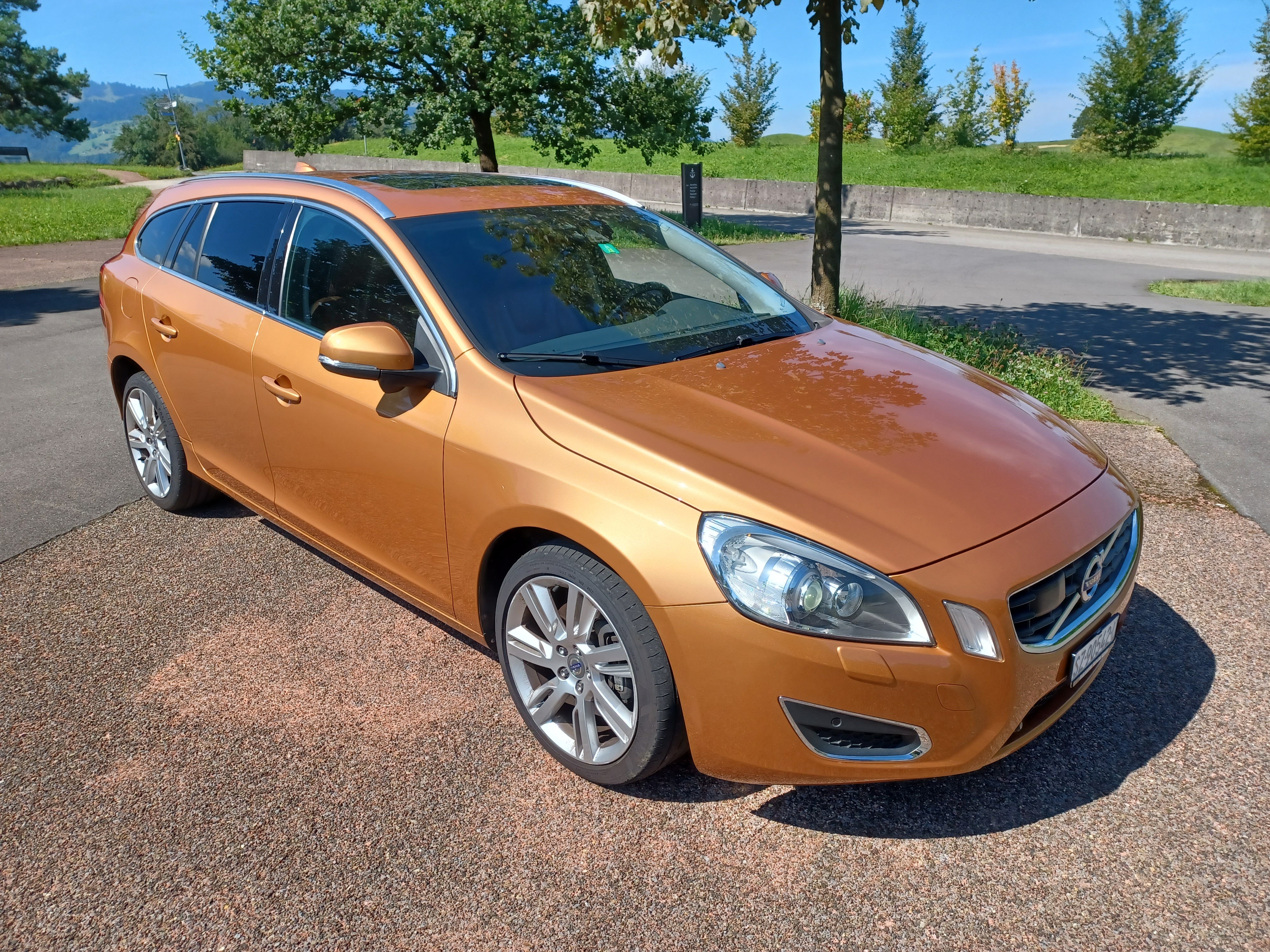 VOLVO V60 D5 AWD Summum Geartronic