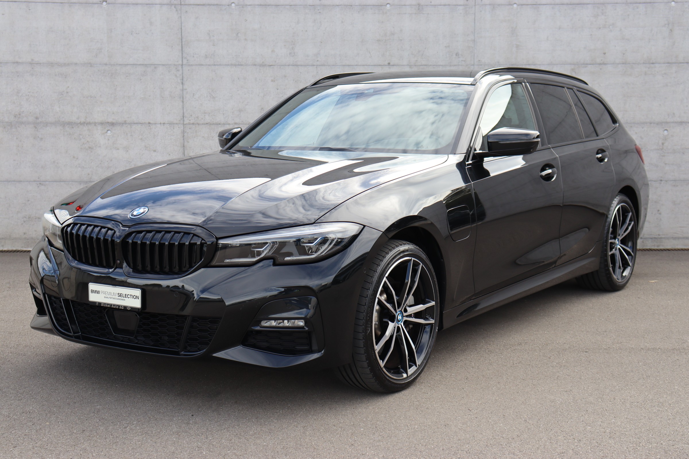 BMW 330e xDrive M Sport