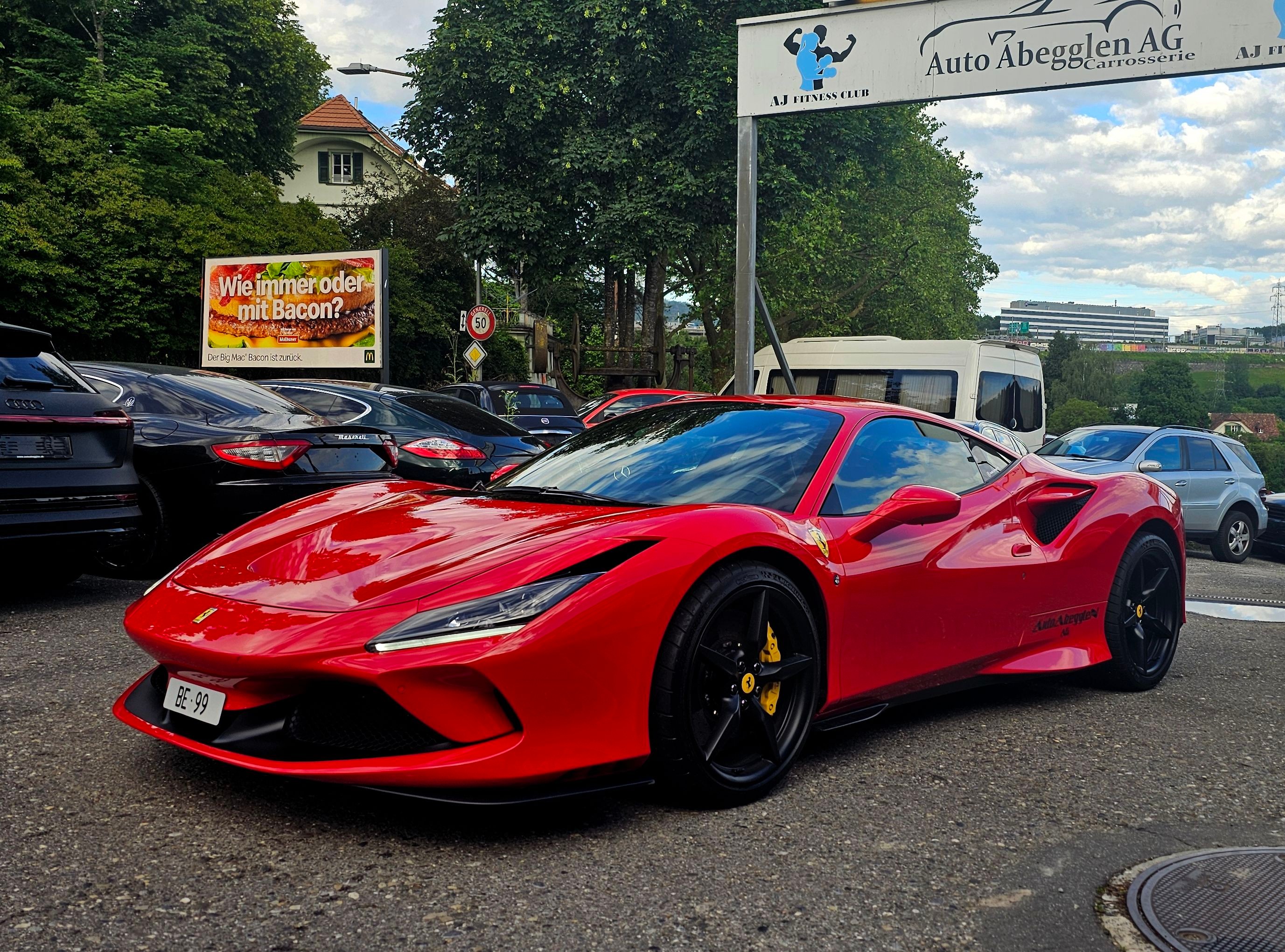 FERRARI F8 Tributo