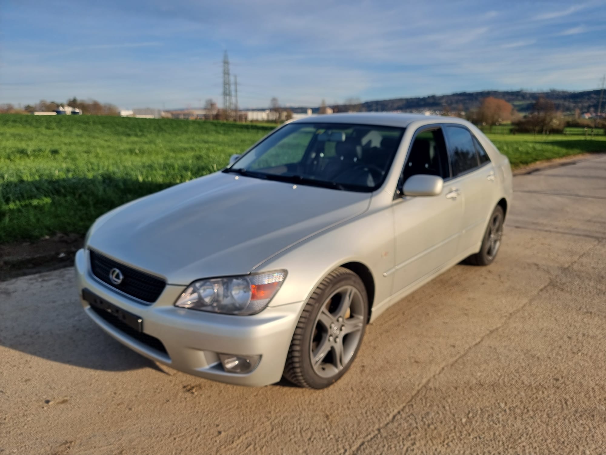 LEXUS IS 200