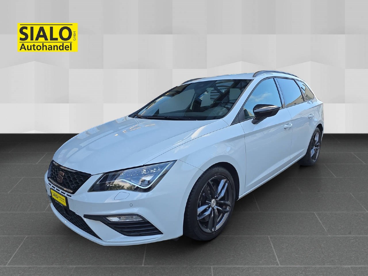 SEAT Leon ST 2.0 TSI 300 Cupra 4Drive DSG