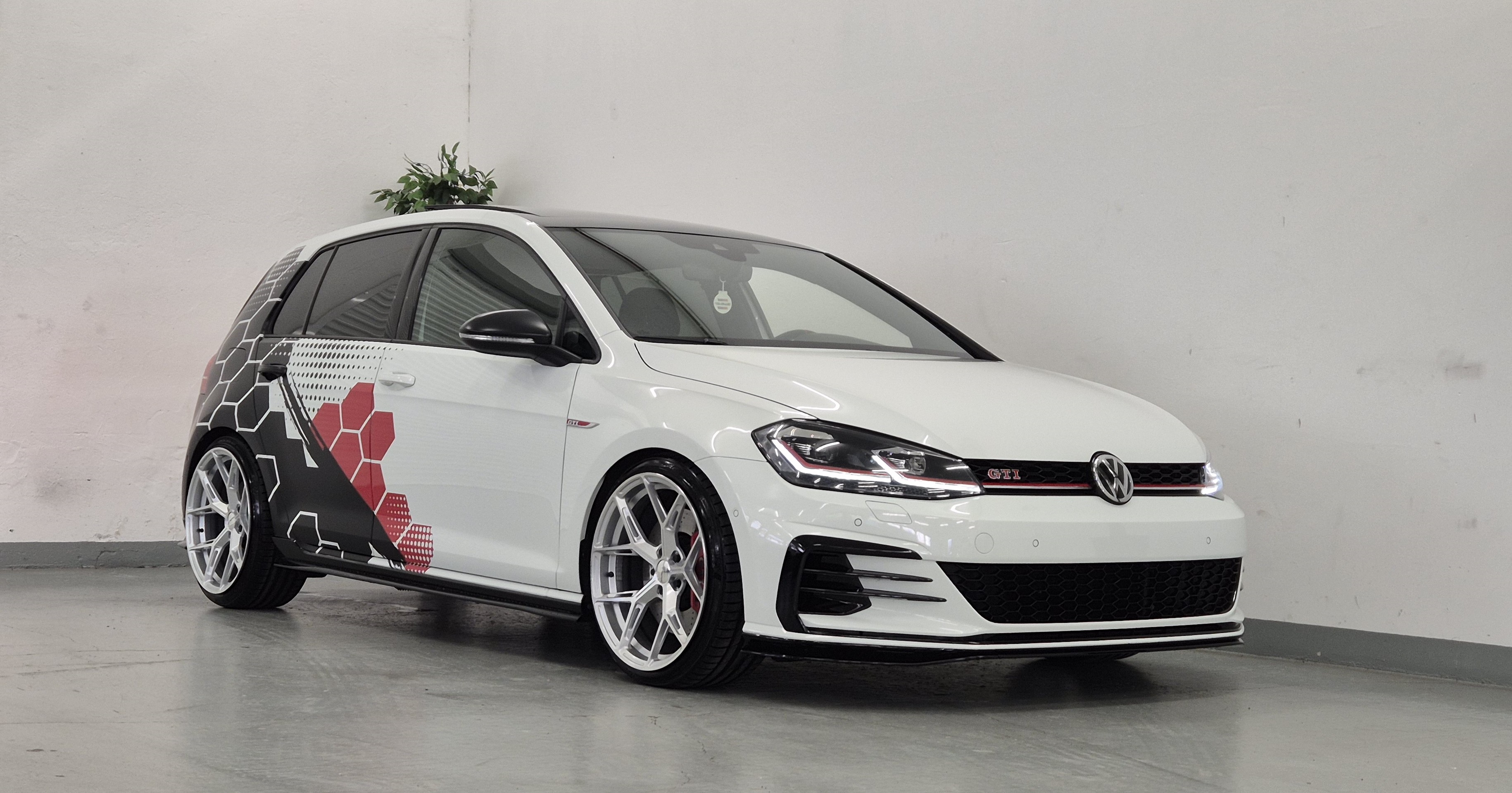 VW Golf 2.0 TSI GTI TCR DSG SPEZIAL FOLIEN DESIG