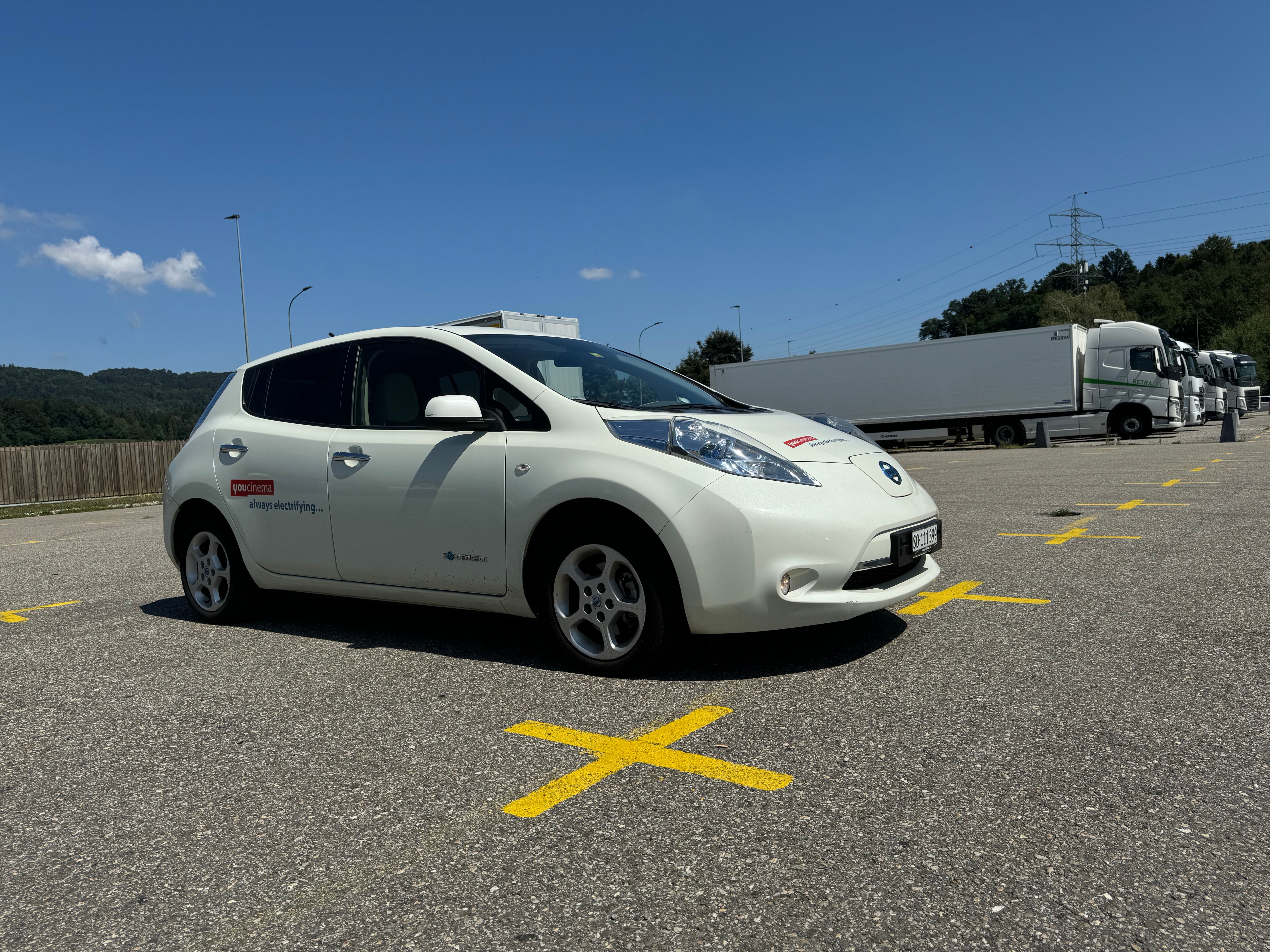 NISSAN LEAF