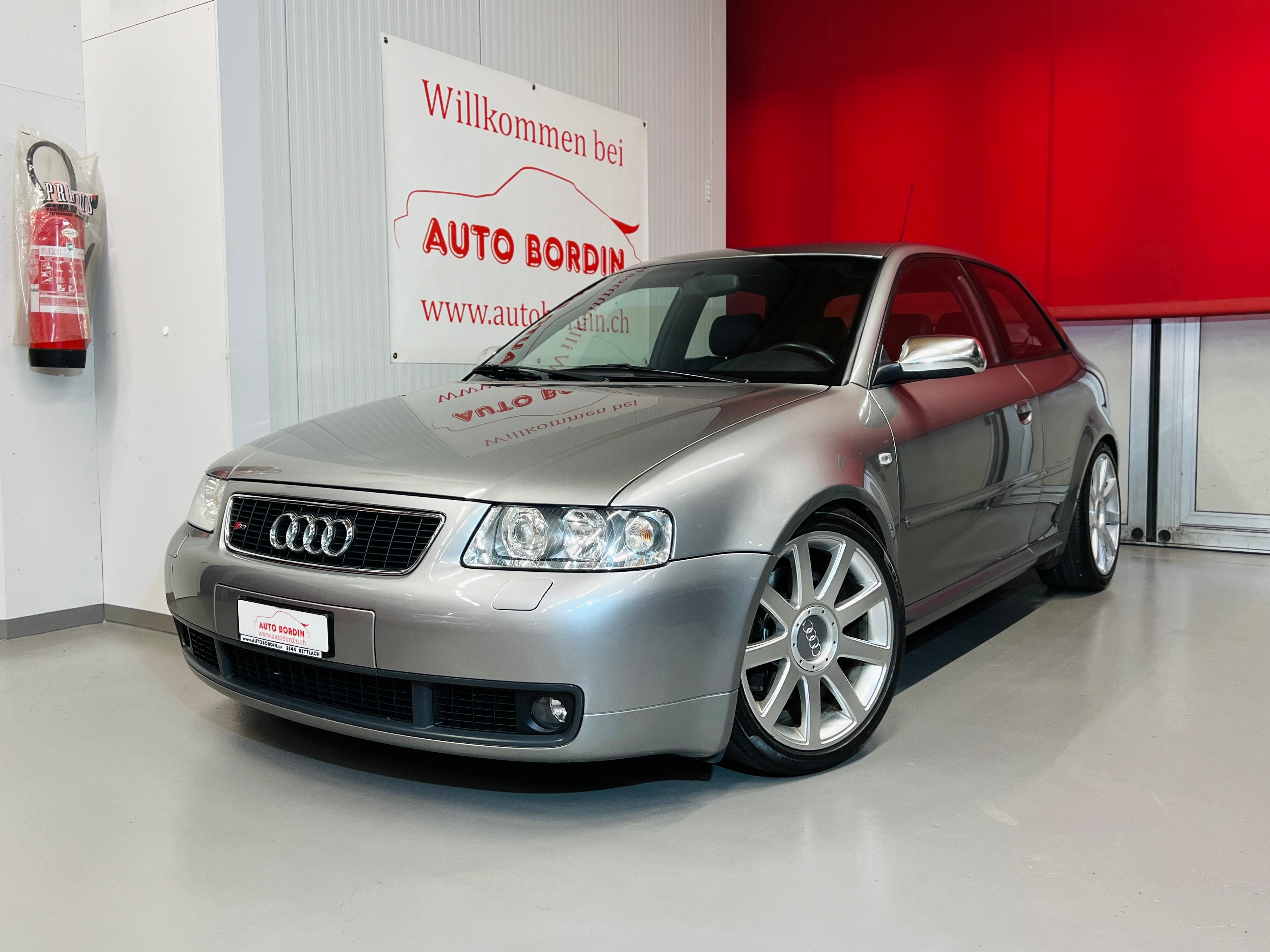 AUDI S3 quattro Swiss Edition „Atlasgrau“ 1. Lack & 1. Hand