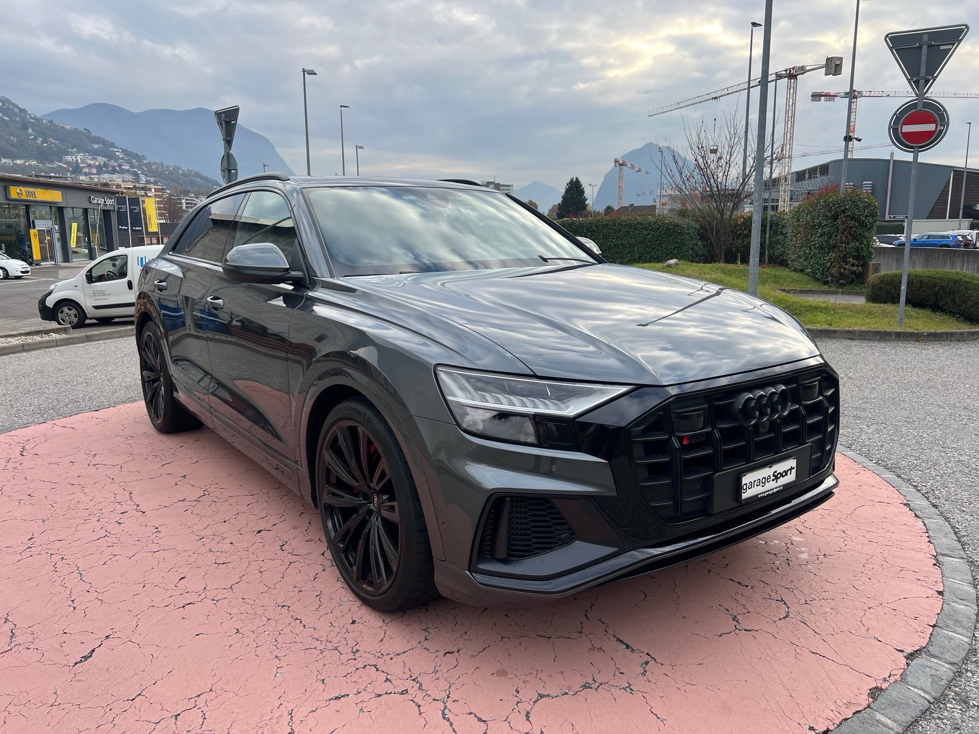 AUDI SQ8 TFSI quattro tiptronic