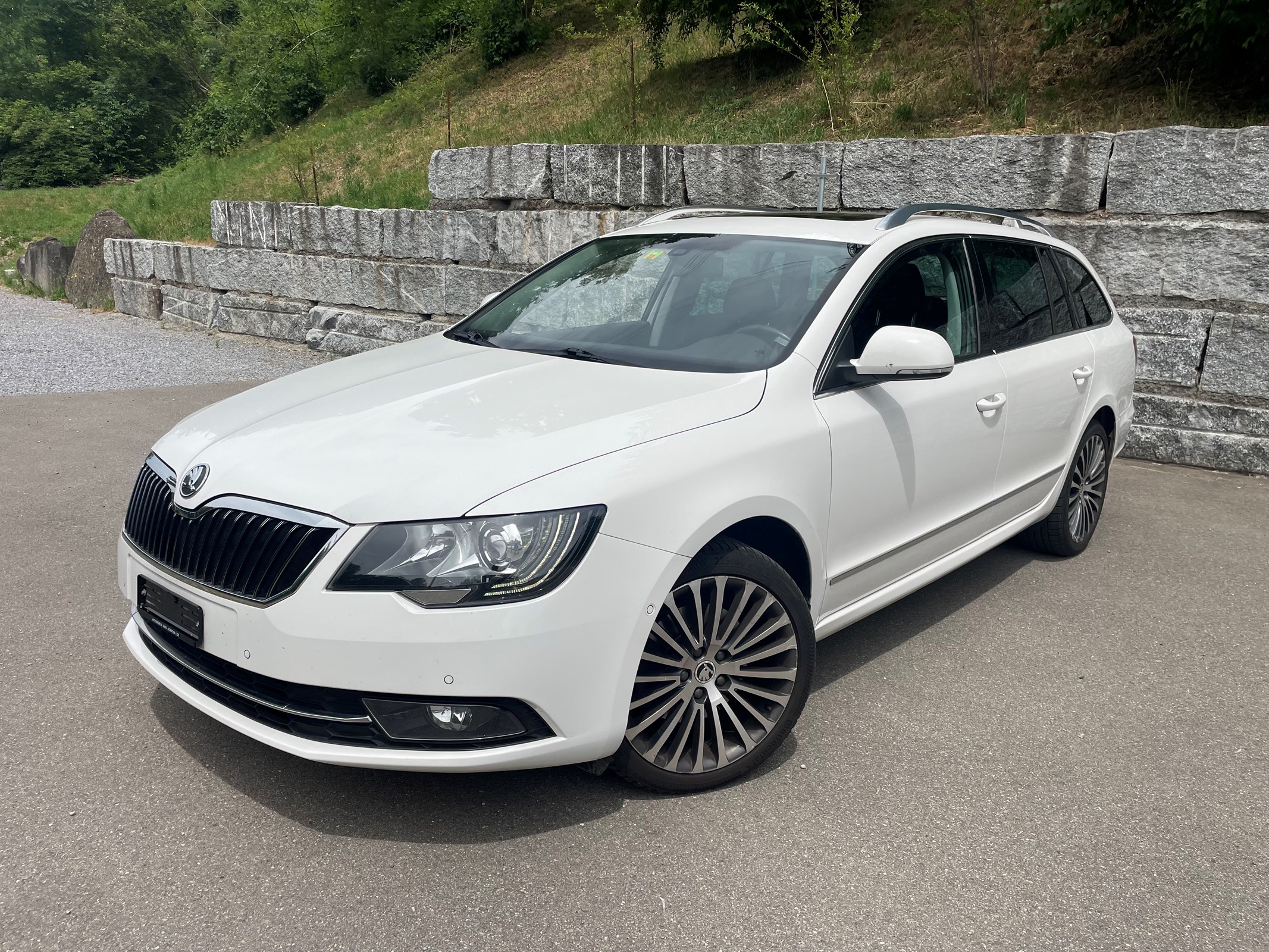 SKODA Superb Combi 2.0 TDi Laurin & Klement 4x4 DSG