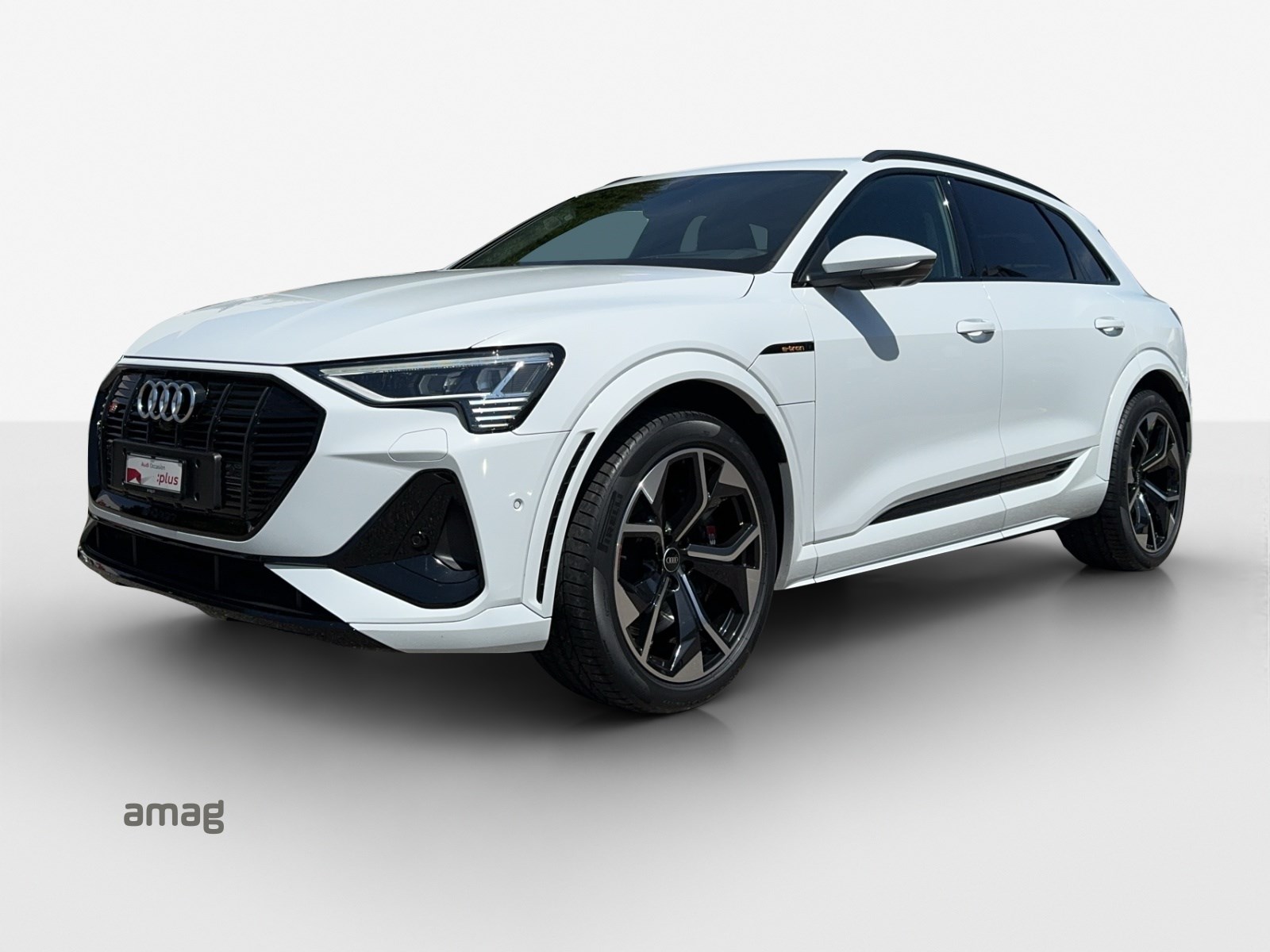 AUDI e-tron S quattro