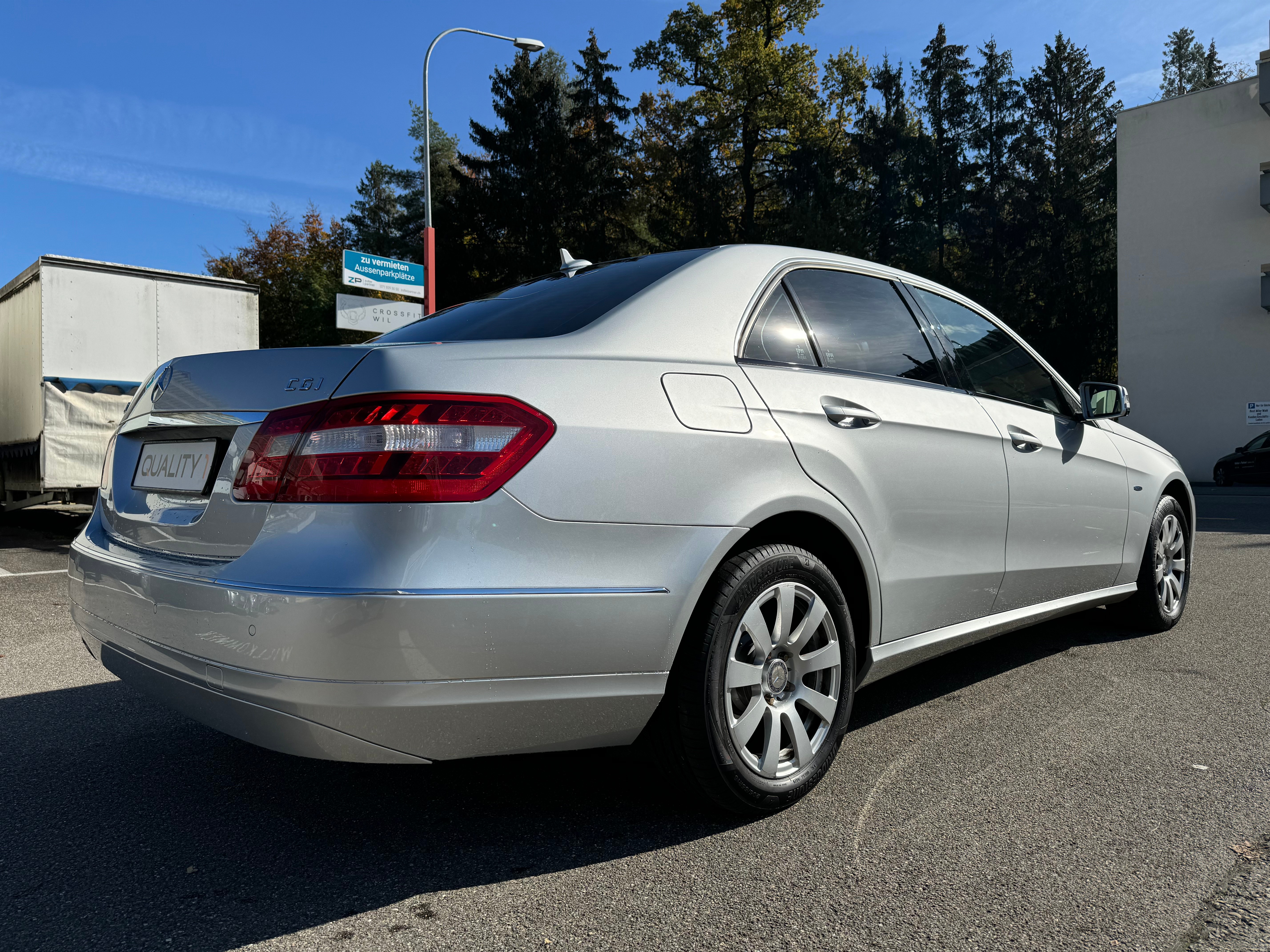 MERCEDES-BENZ E 200 CGI BlueEfficiency Automatic