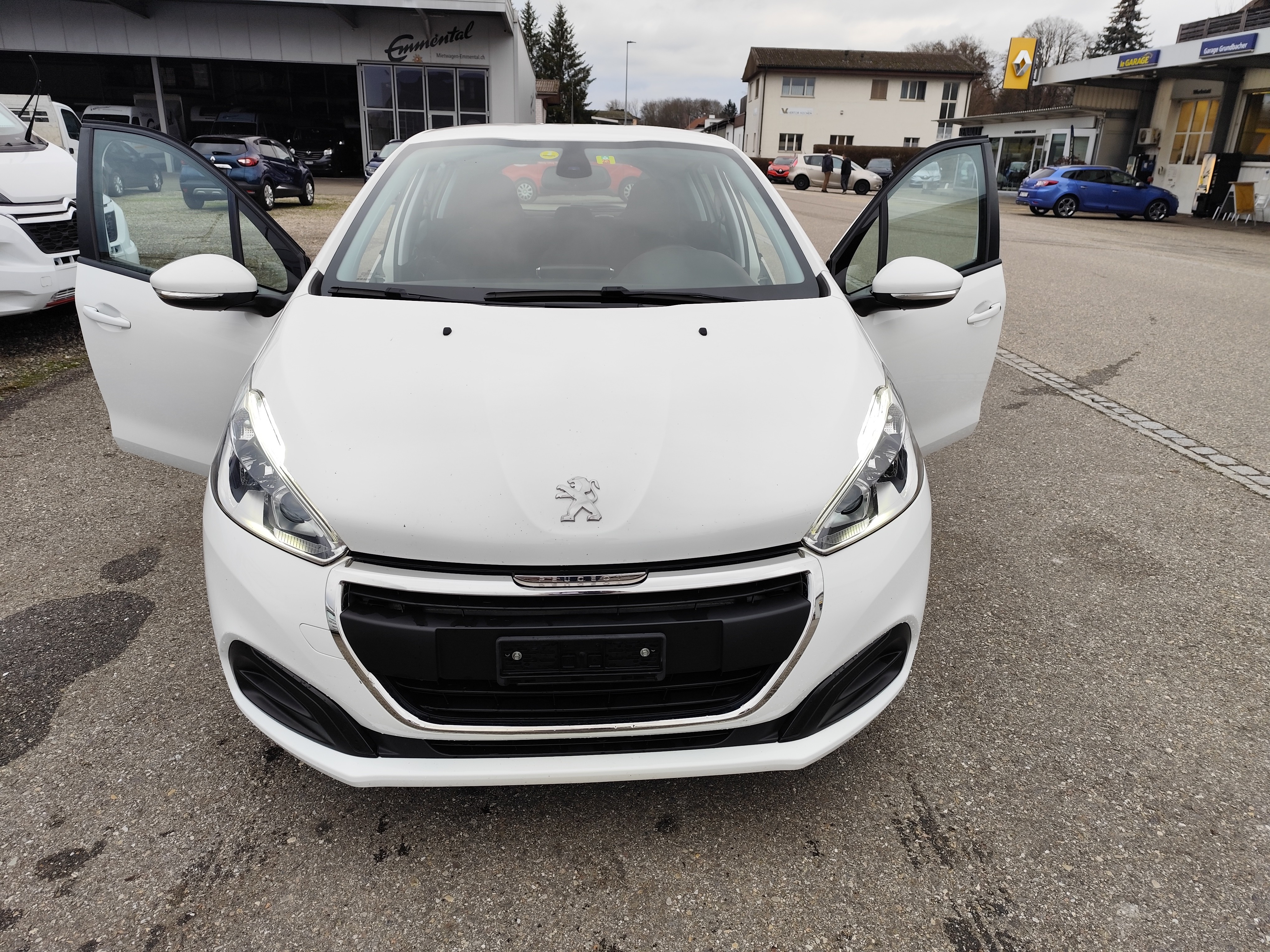 PEUGEOT 208 1.2 PureTech Active