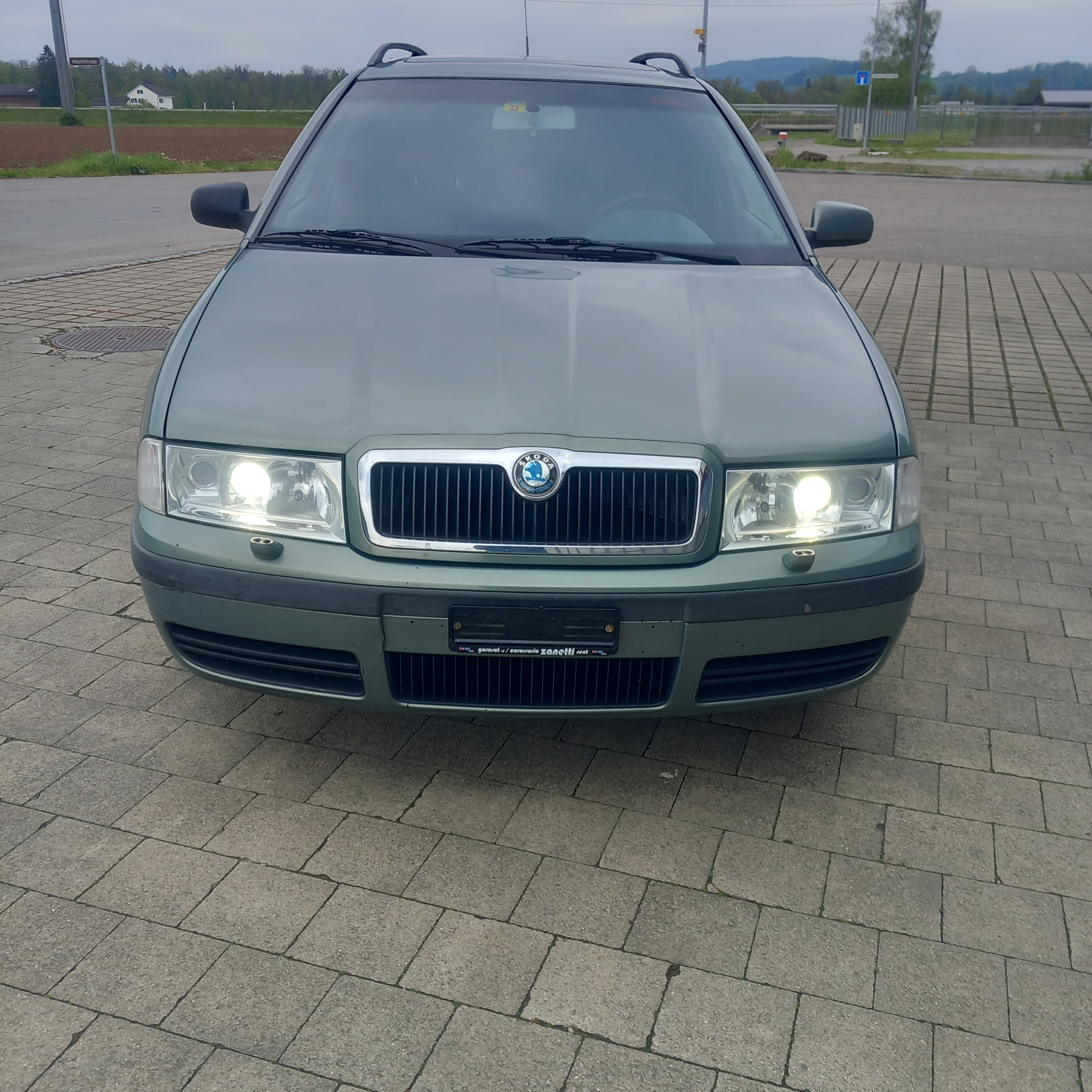 SKODA Octavia 1.8 Turbo Elegance 4x4