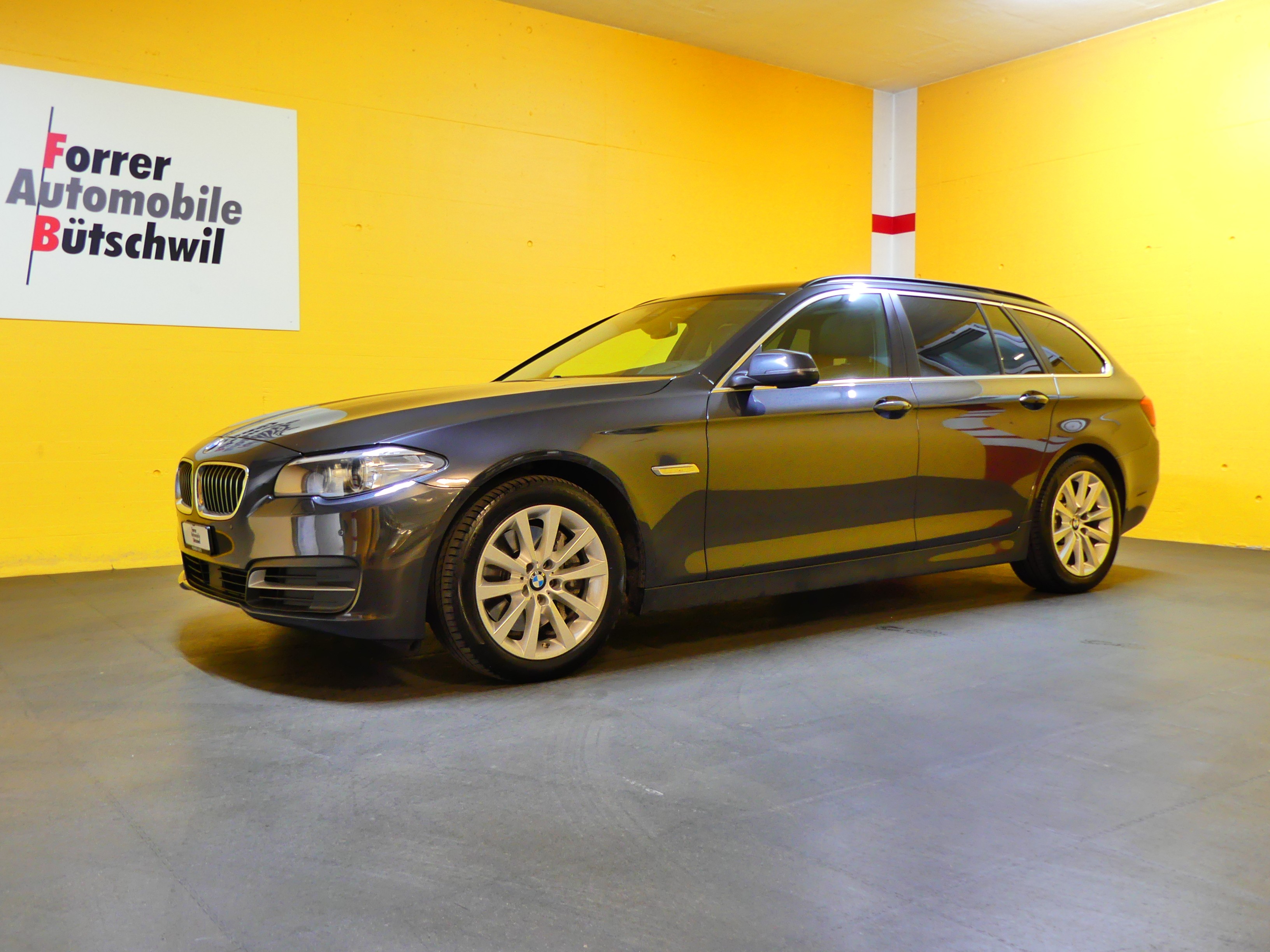 BMW 530d Touring xDrive Luxury Line Steptronic