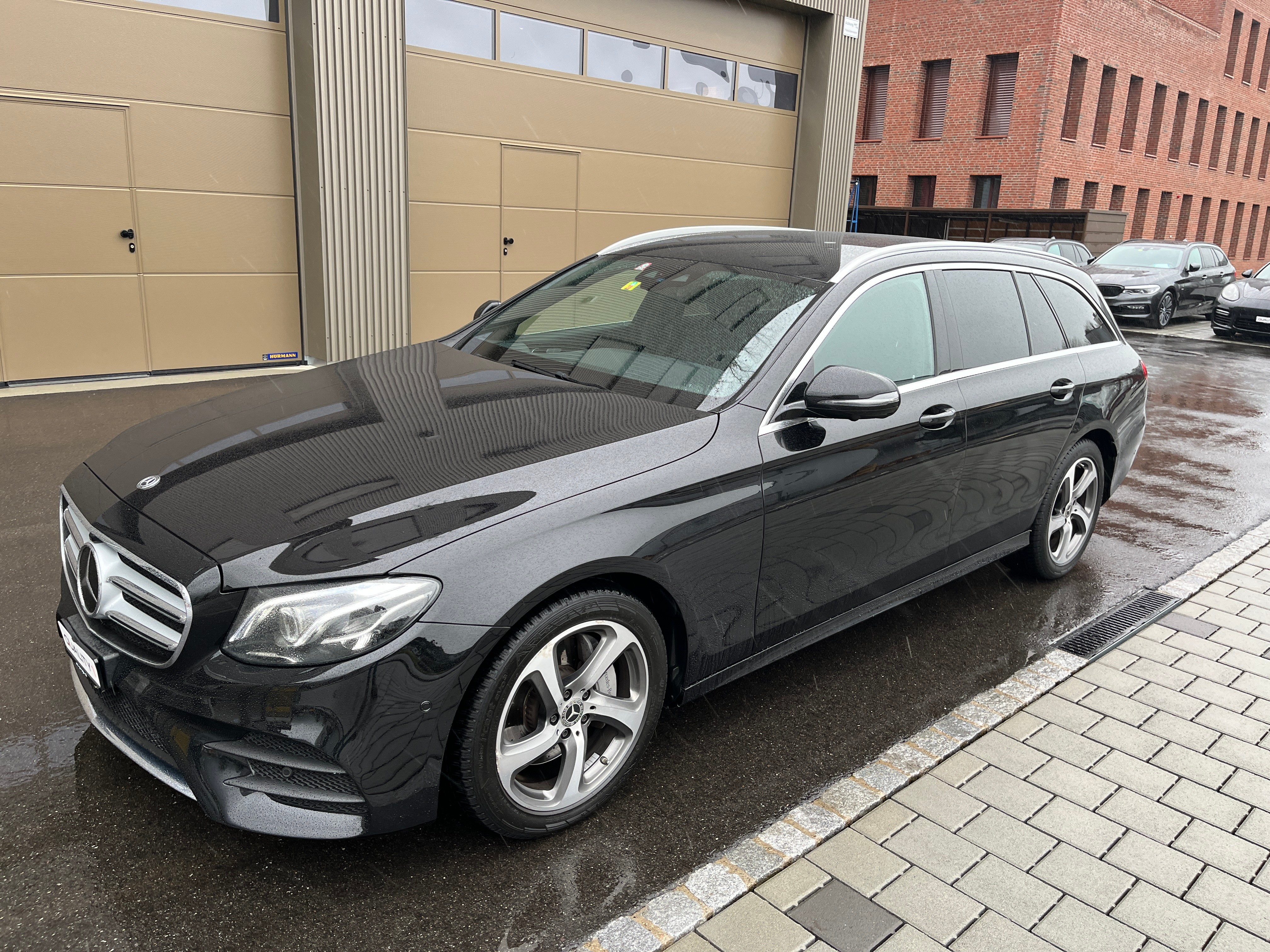 MERCEDES-BENZ E 200 AMG Line 4 Matic 9G-Tronic