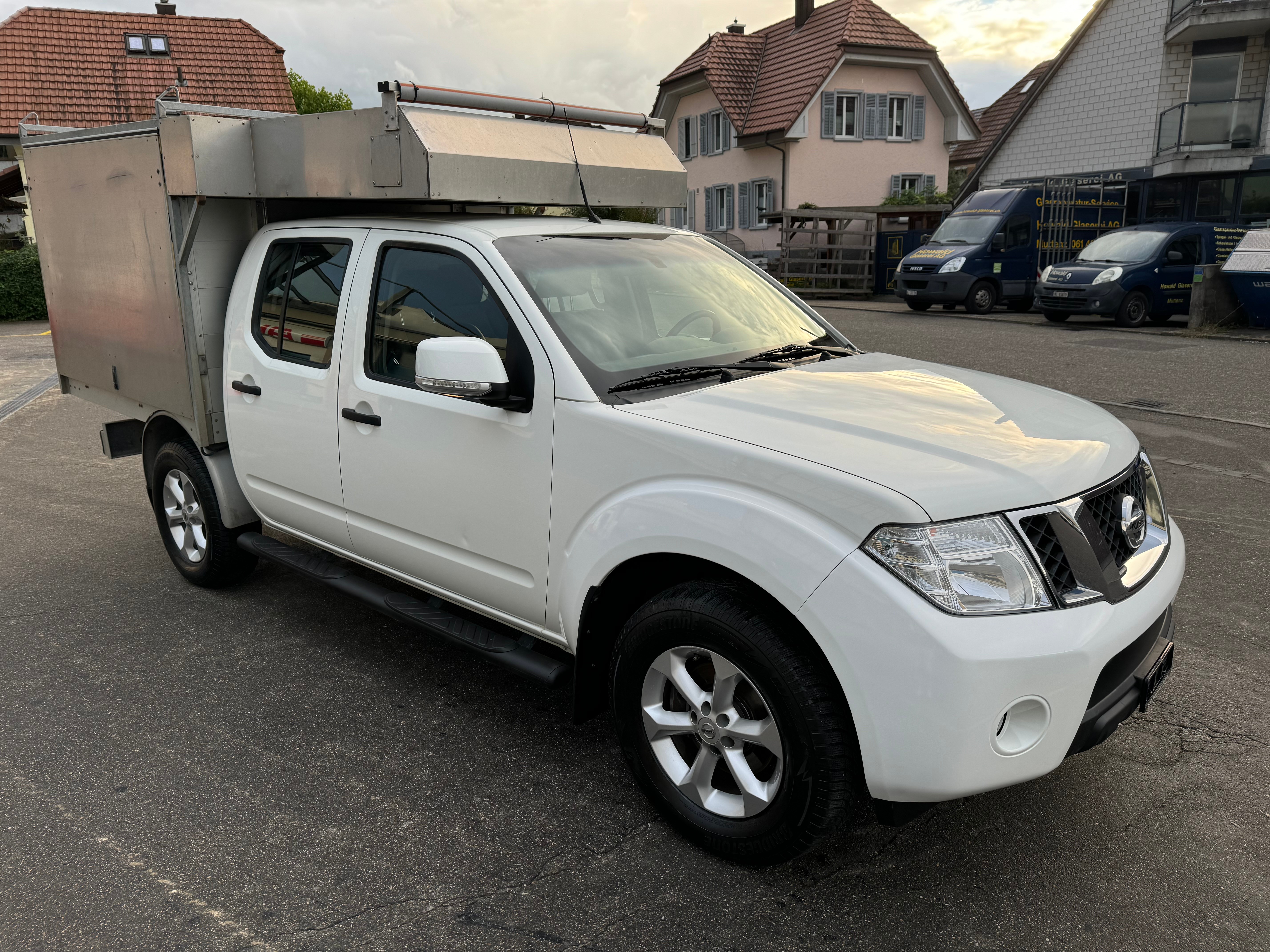 NISSAN Navara Double Cab SE 2.5 dCi 4WD