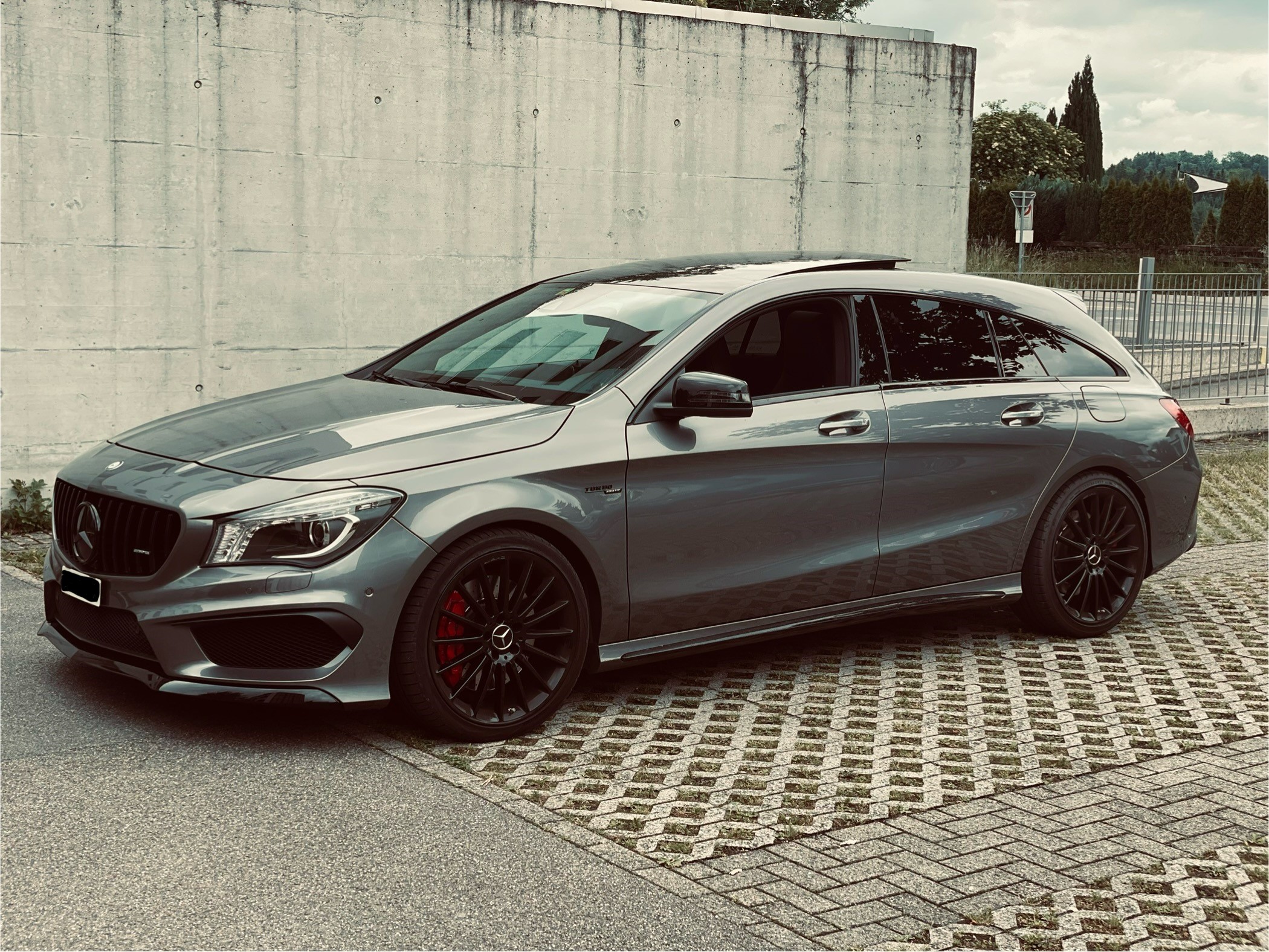 MERCEDES-BENZ CLA Shooting Brake 45 AMG 4Matic Speedshift