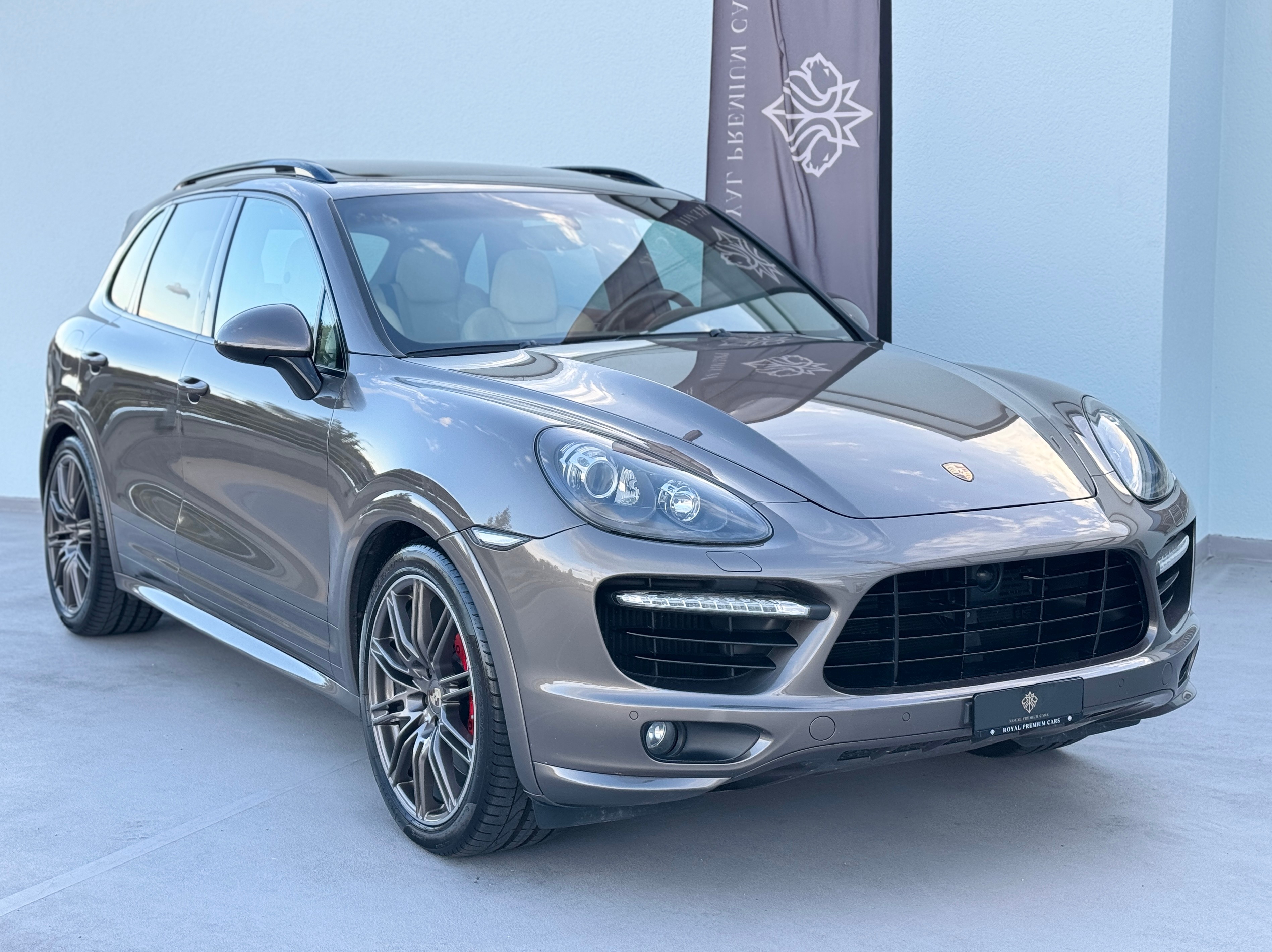 PORSCHE Cayenne Turbo