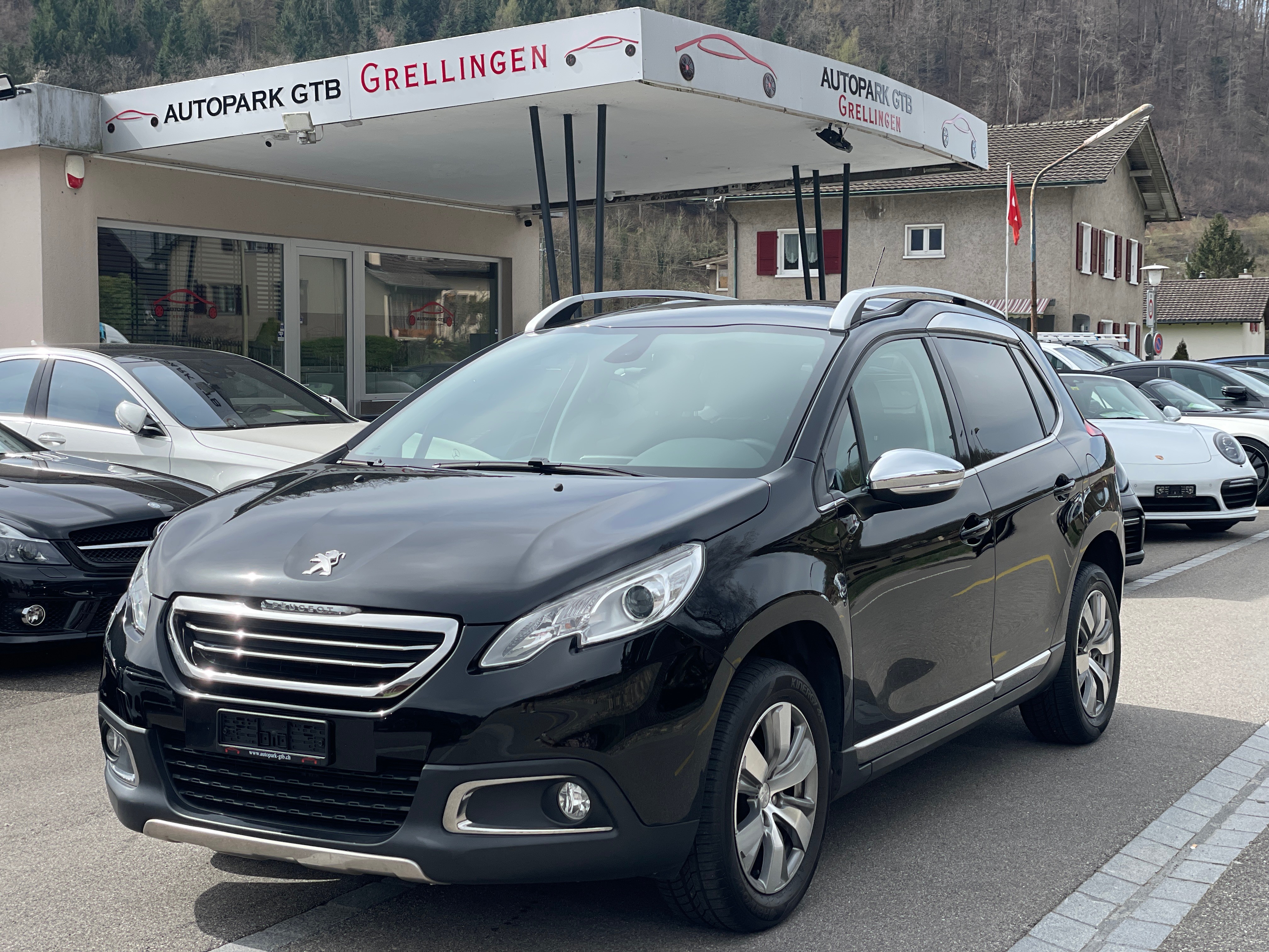 PEUGEOT 2008 1.2 VTI Allure