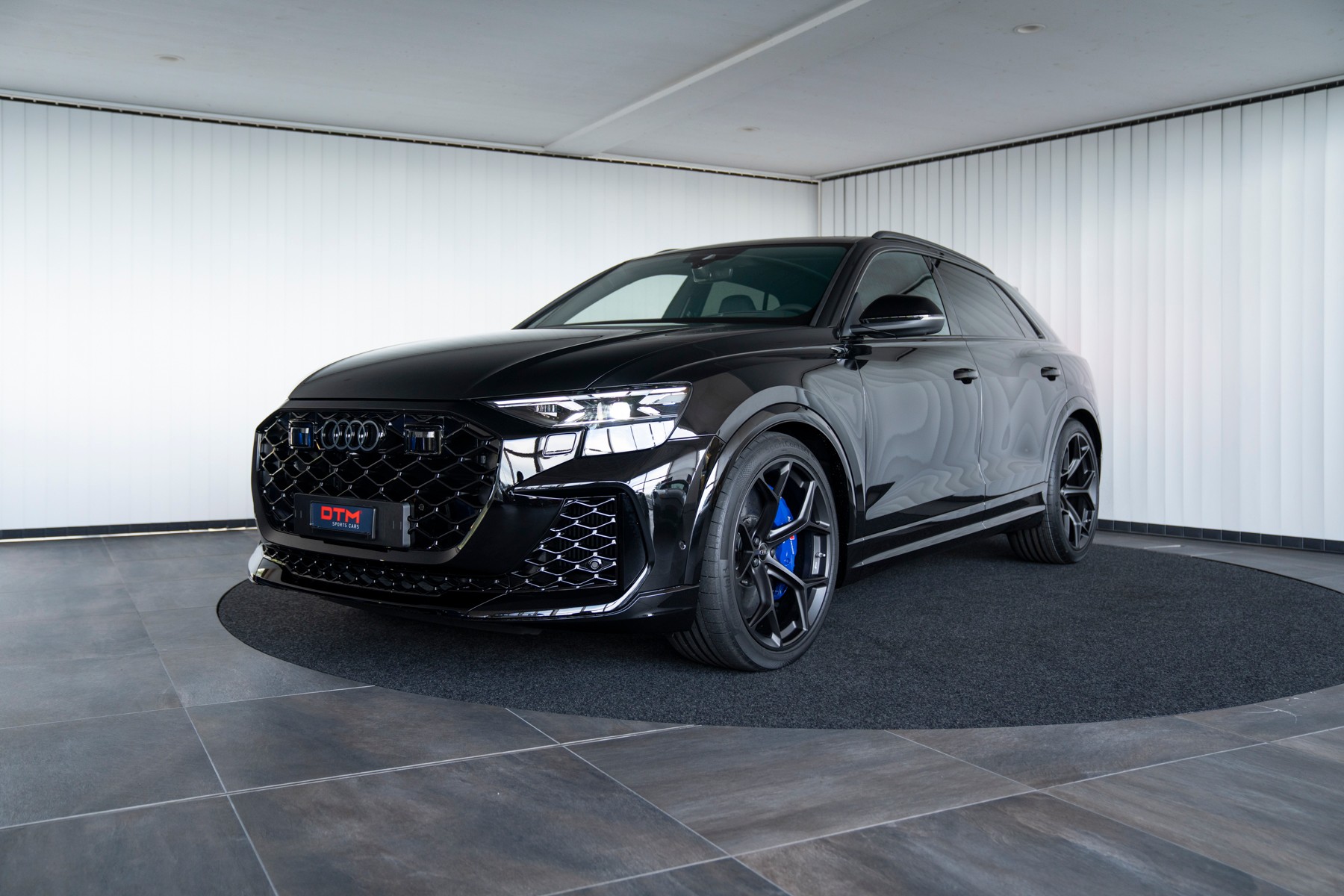 AUDI RSQ8 performance quattro