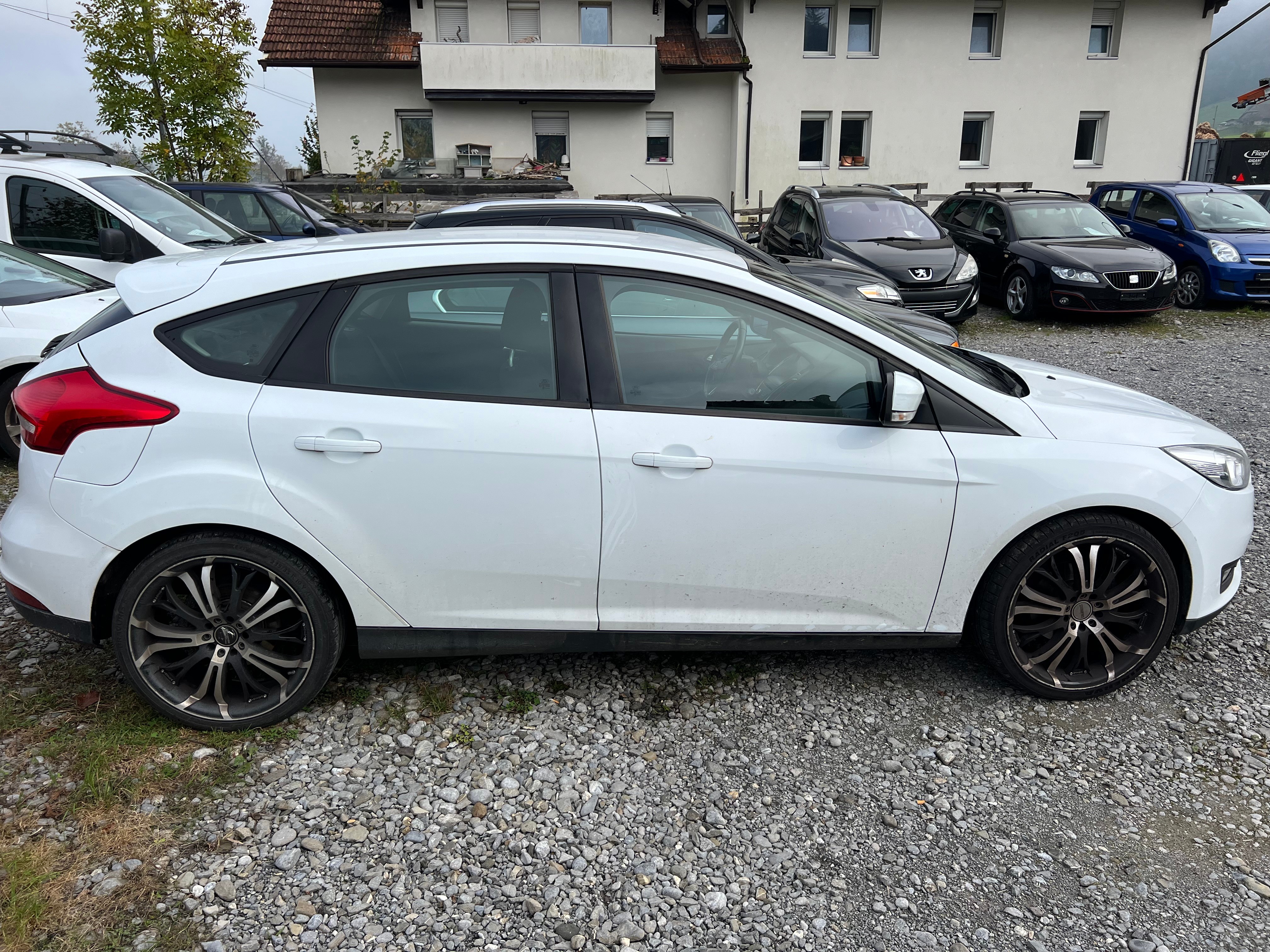 FORD Focus 1.0 SCTi Titanium