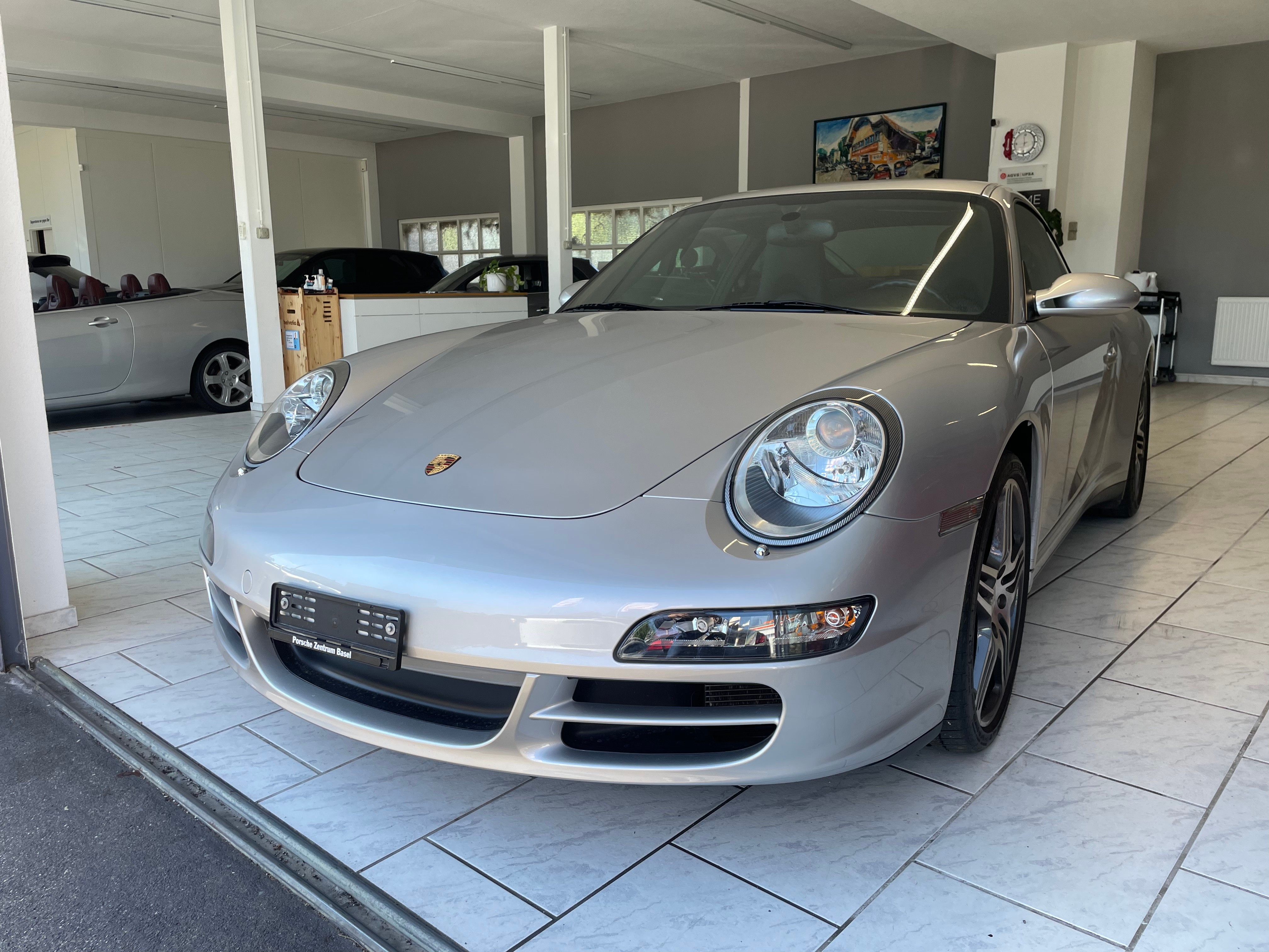 PORSCHE 911 Carrera 4