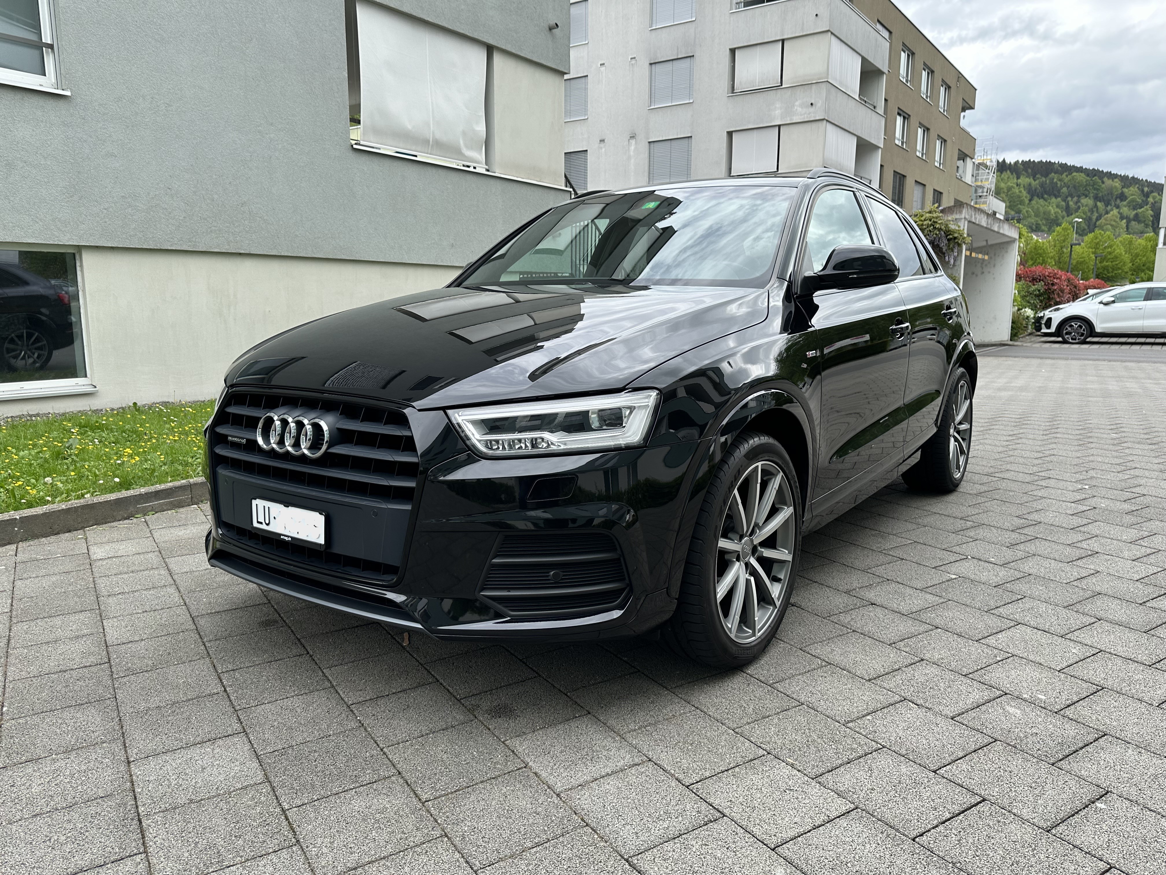 AUDI Q3 2.0 TDI sport quattro S-tronic