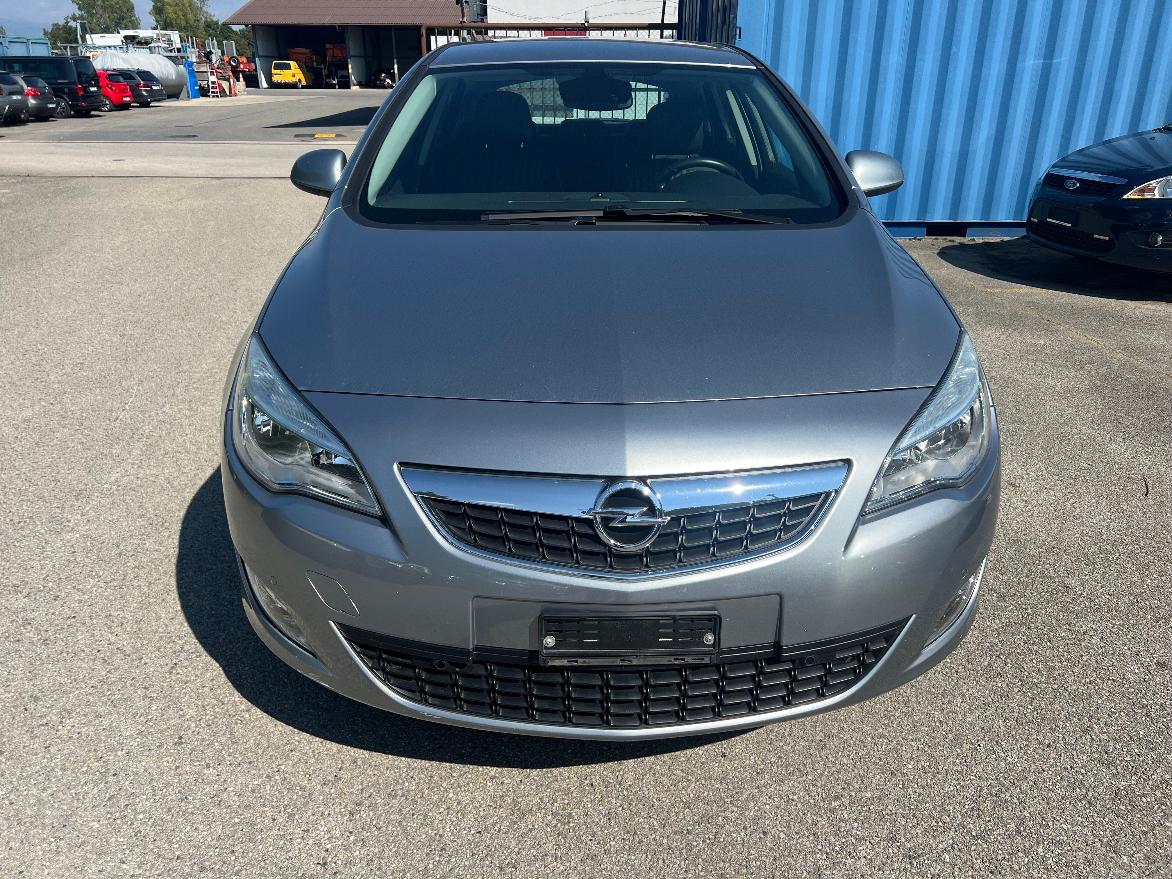 OPEL Astra 1.6i 16V Turbo Cosmo