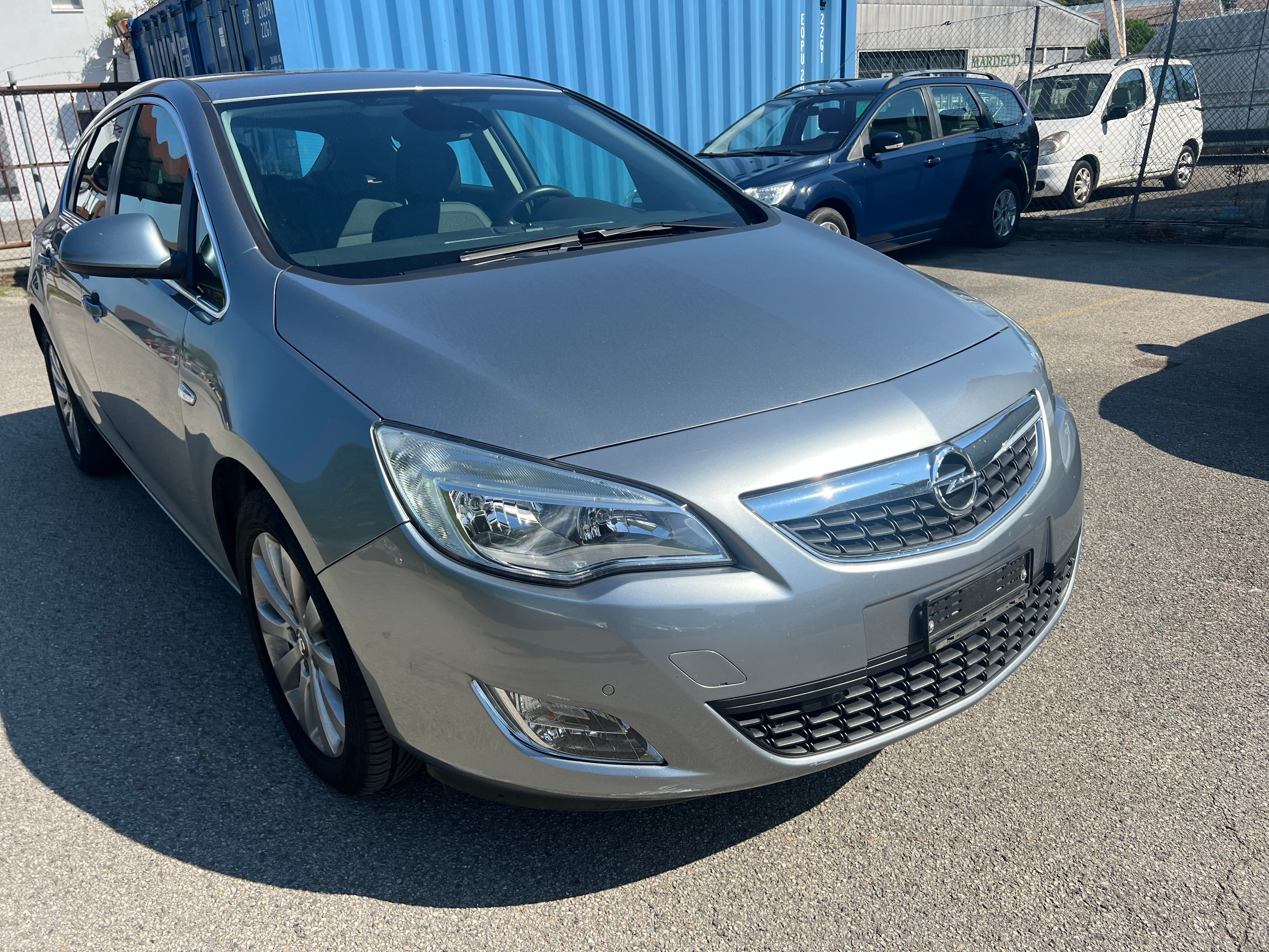 OPEL Astra 1.6i 16V Turbo Cosmo