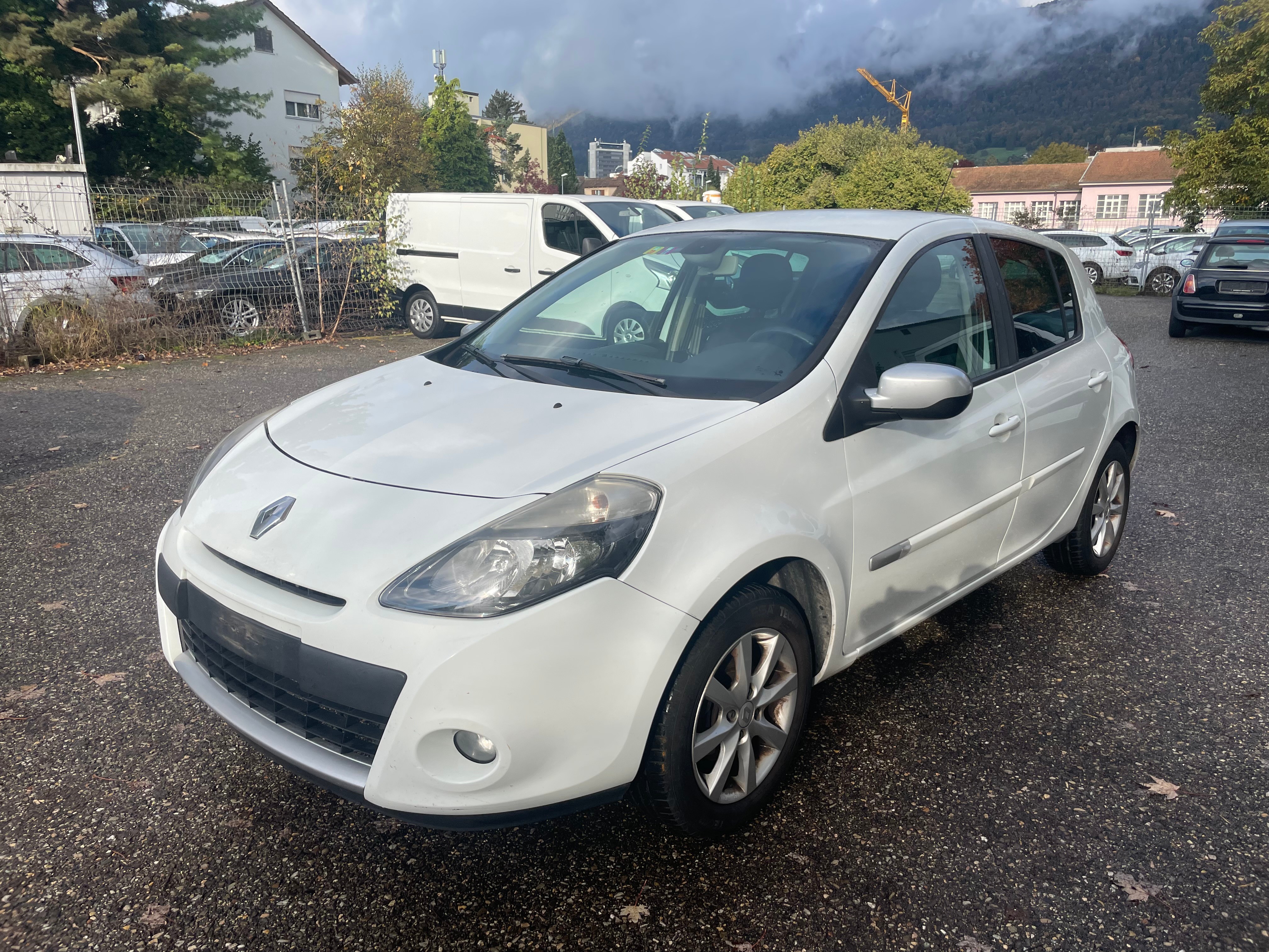 RENAULT Clio 1.2 16V Expression ** Klima-auto ** Tempomat ** 04x Airgab ** Alu 