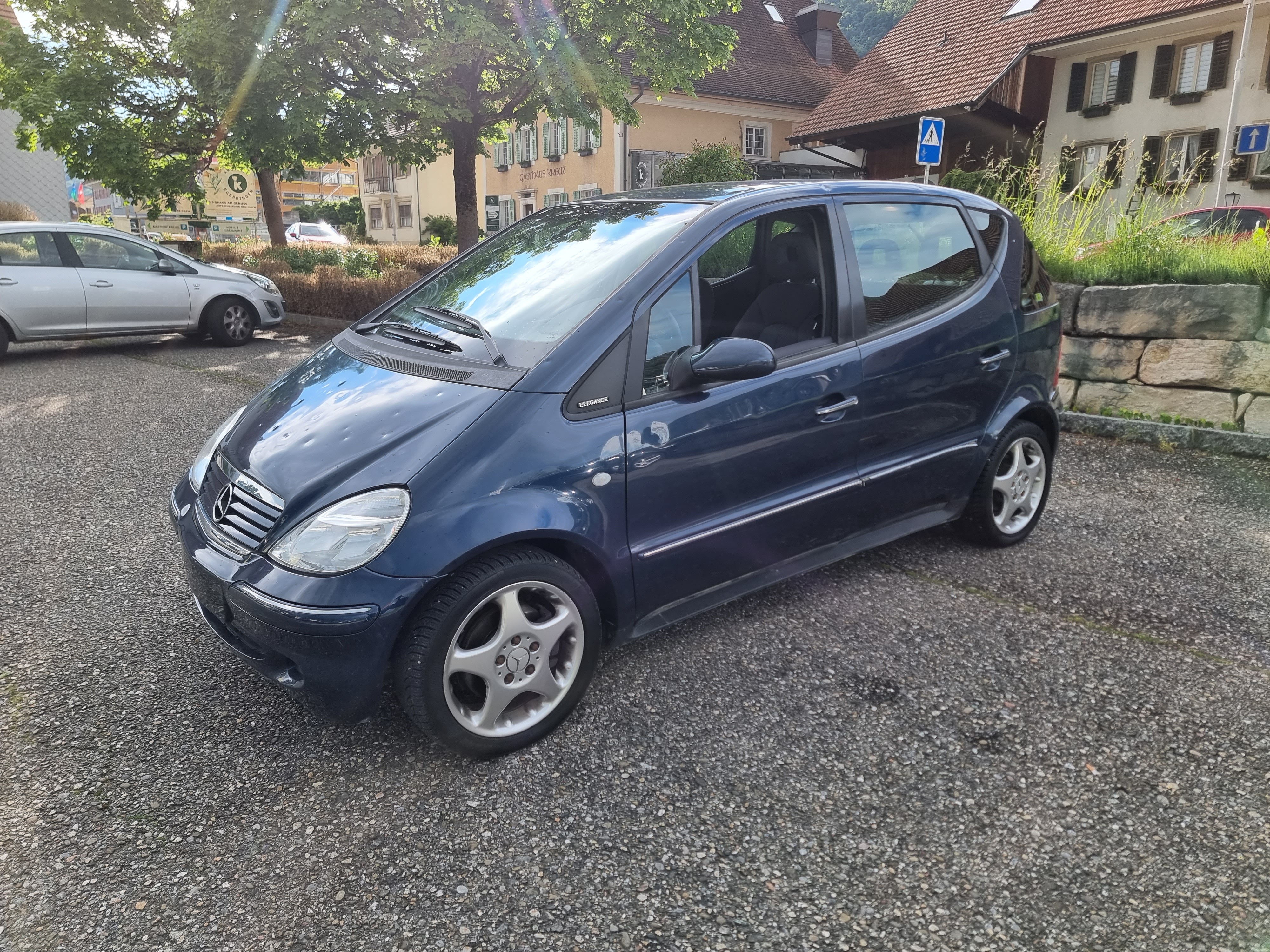 MERCEDES-BENZ A 190 L Elégance