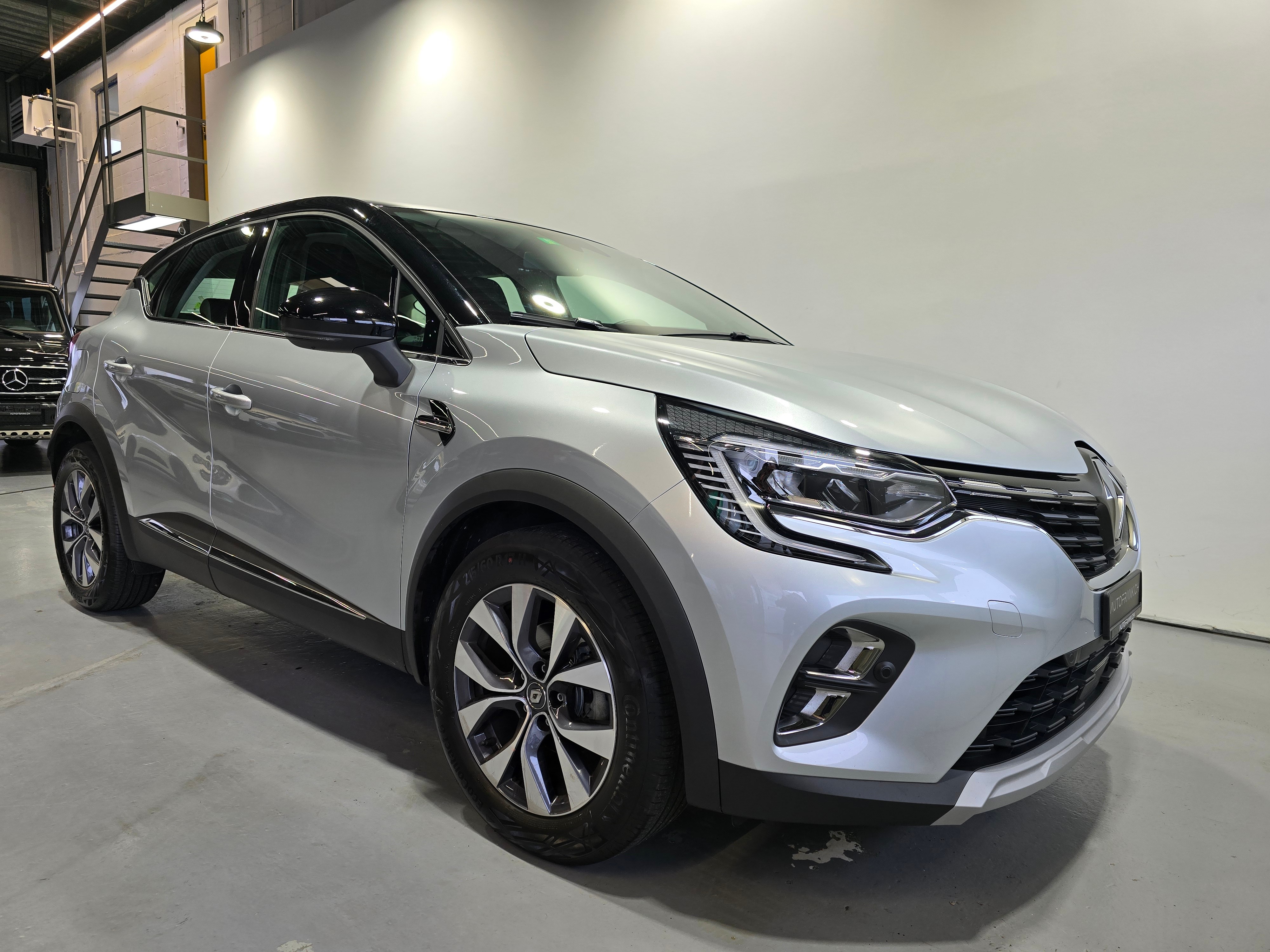 RENAULT Captur 1.3 TCe 140 Intens EDC