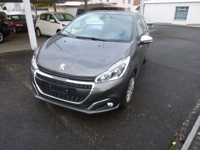 PEUGEOT 208 1.2 PureTech Signature