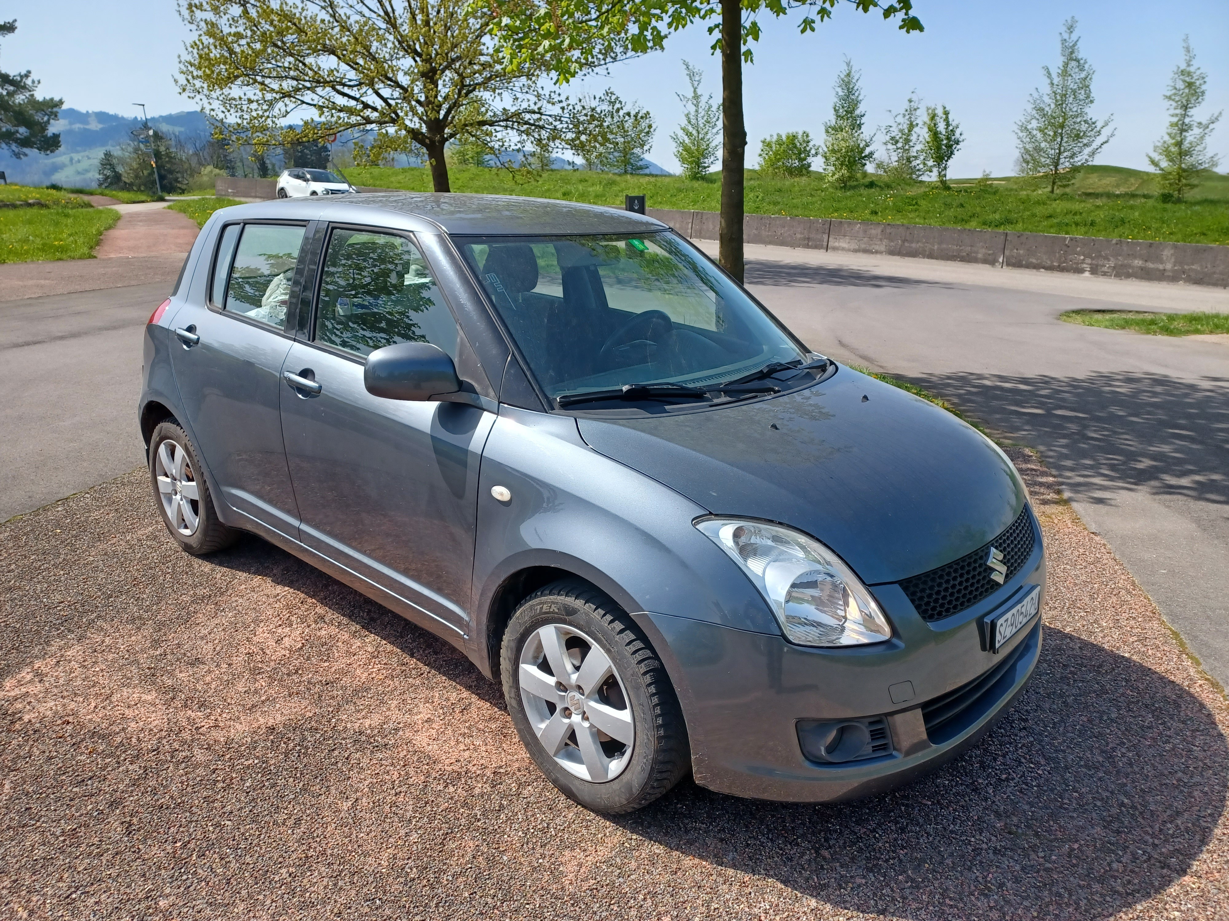 SUZUKI Swift 1.3i 16V GL Top Piz Sulai LE 4x4