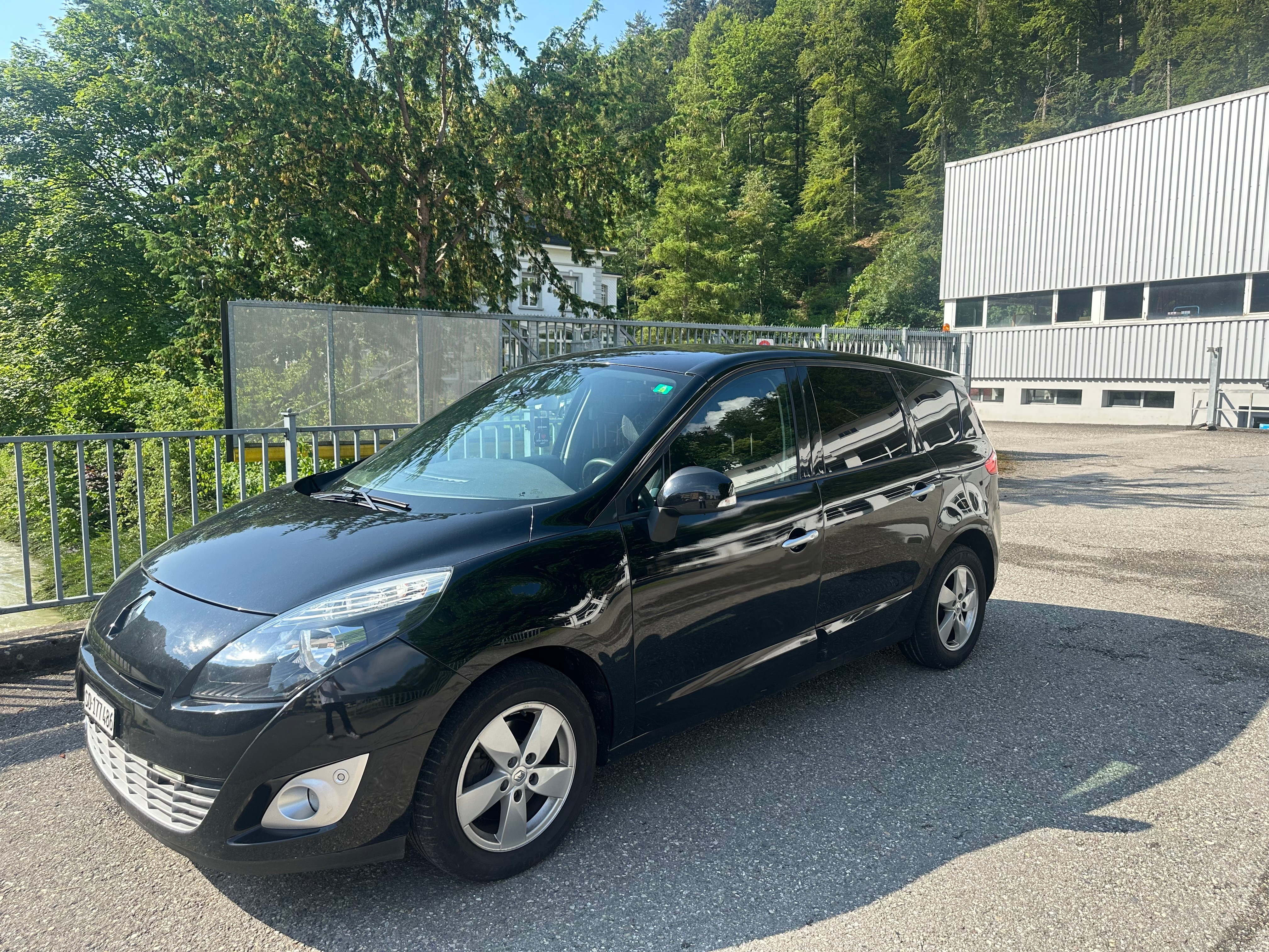 RENAULT Grand Scénic 1.5 dCi Dynamique EDC