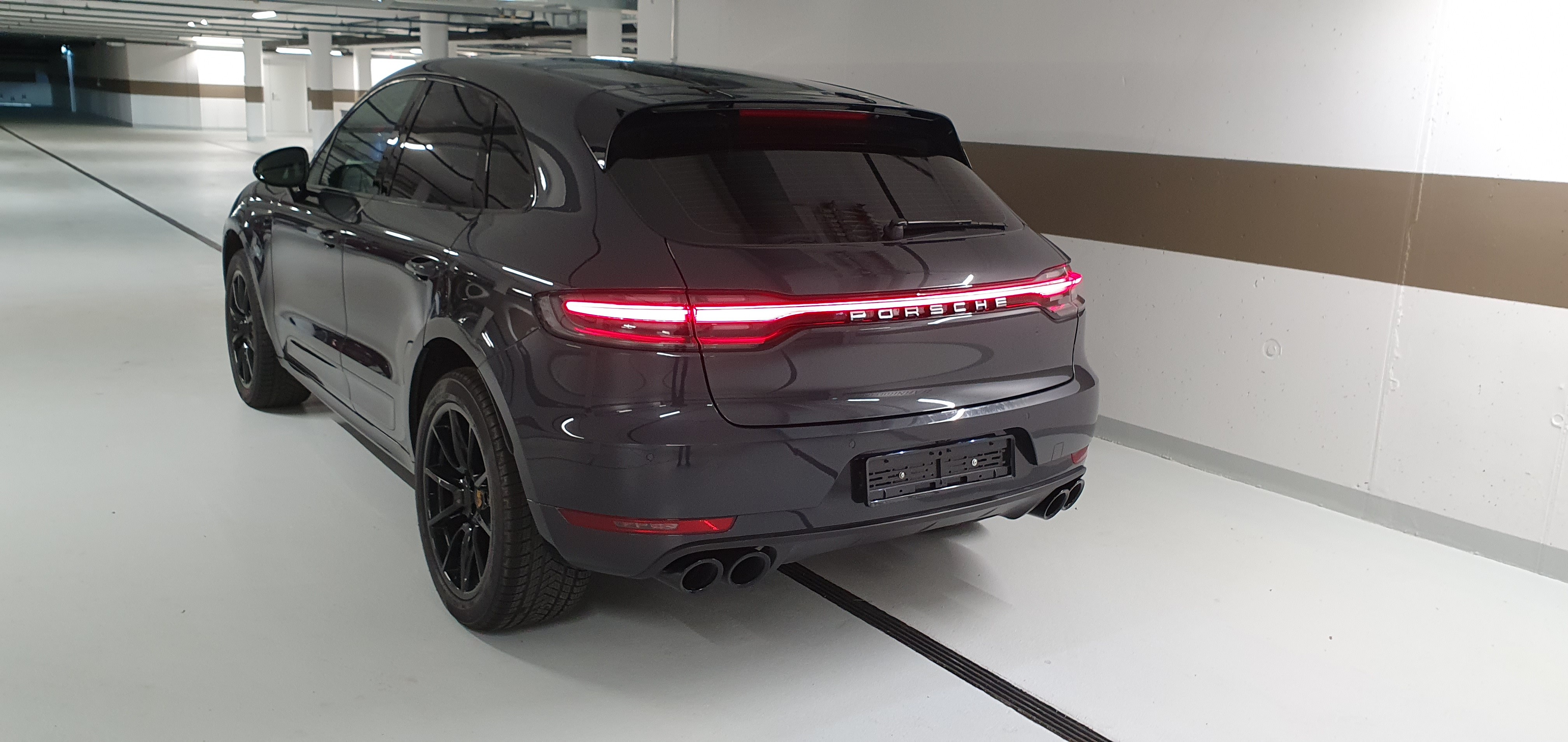 PORSCHE Macan Turbo PDK