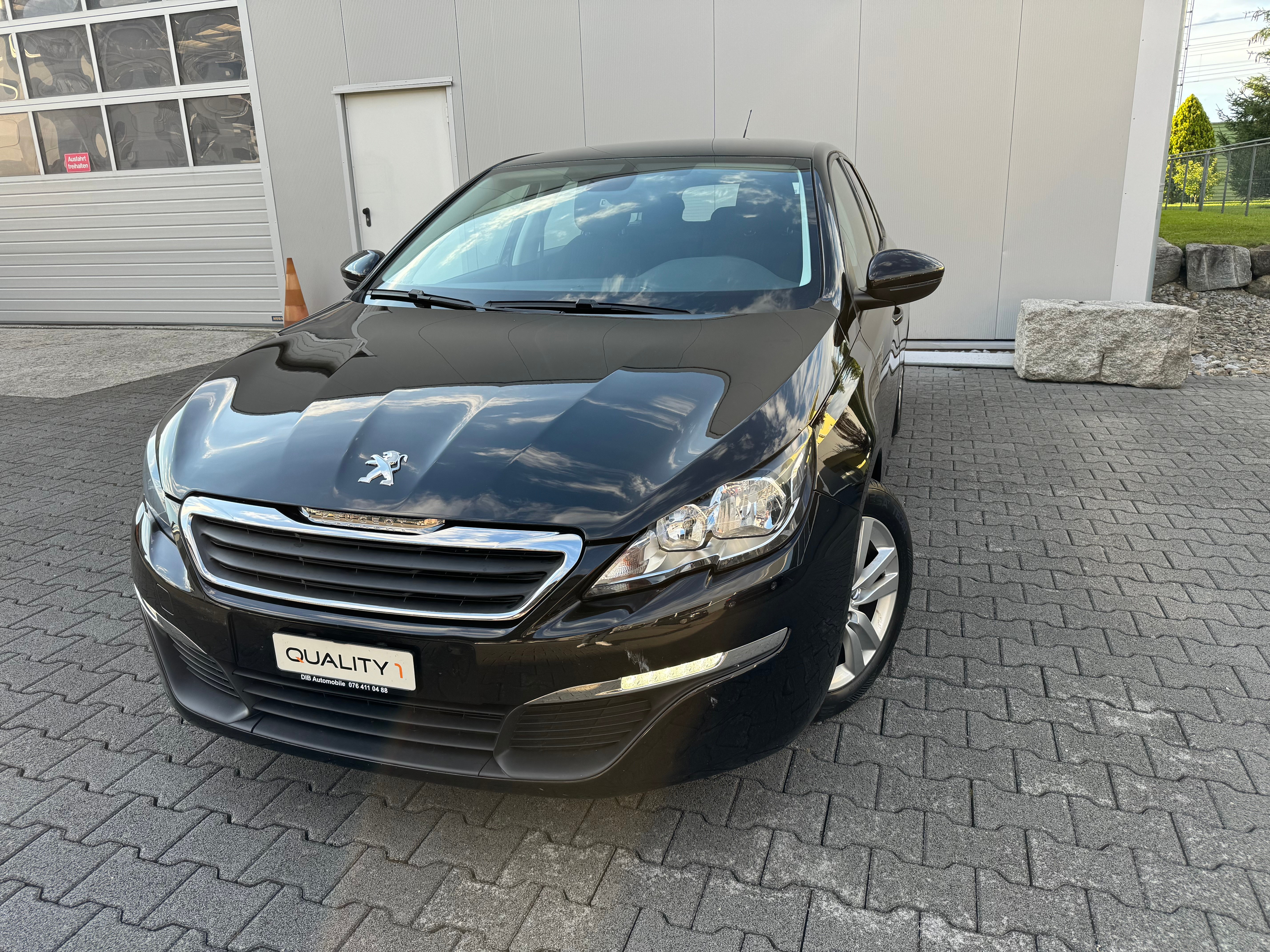 PEUGEOT 308 SW 1.2 THP Business Automatic