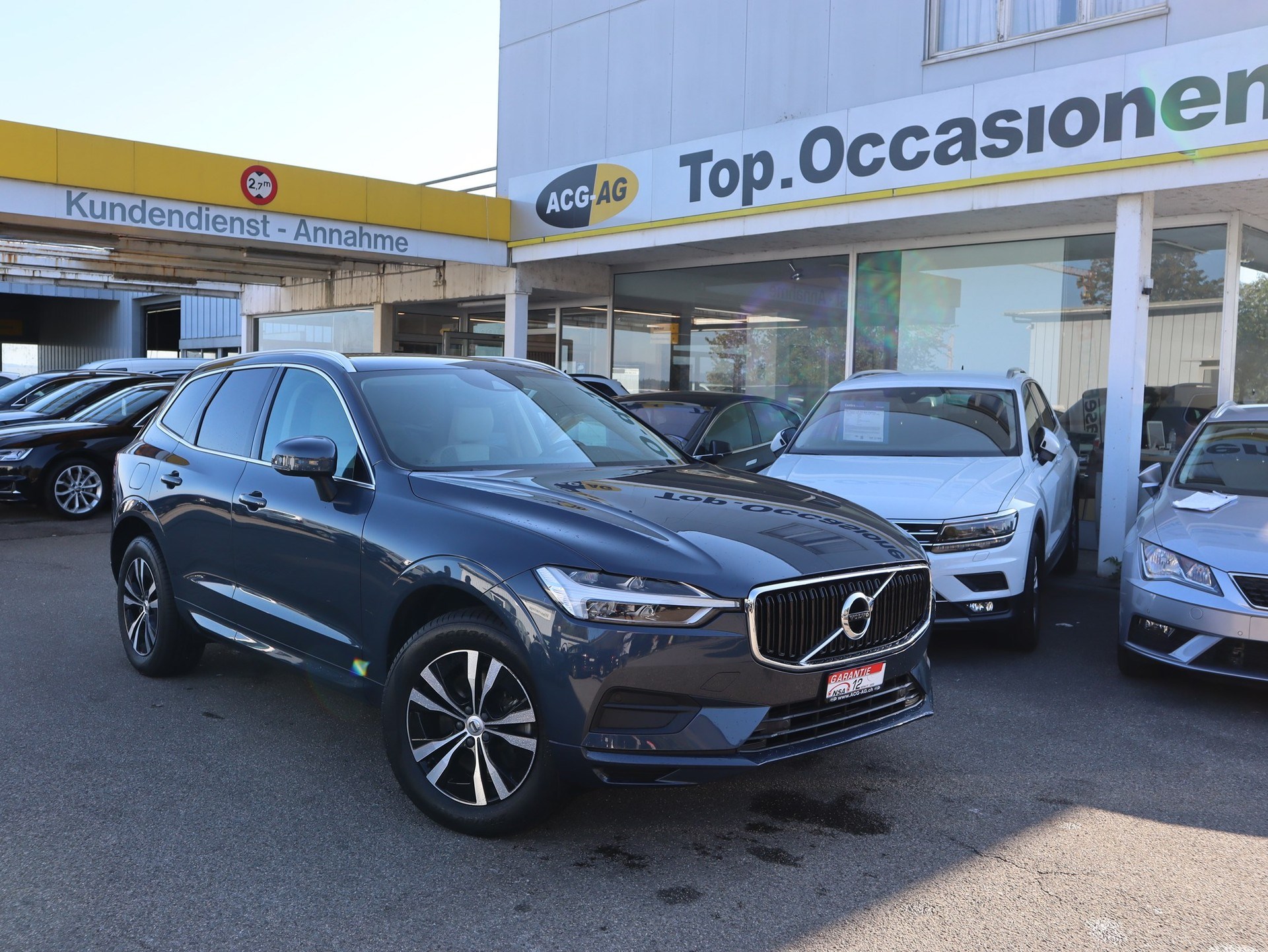 VOLVO XC60 B4 Diesel Mild Hybrid AWD Momentum Geartronic ** Teil-Leder ** Navi mit RF-Kamera **