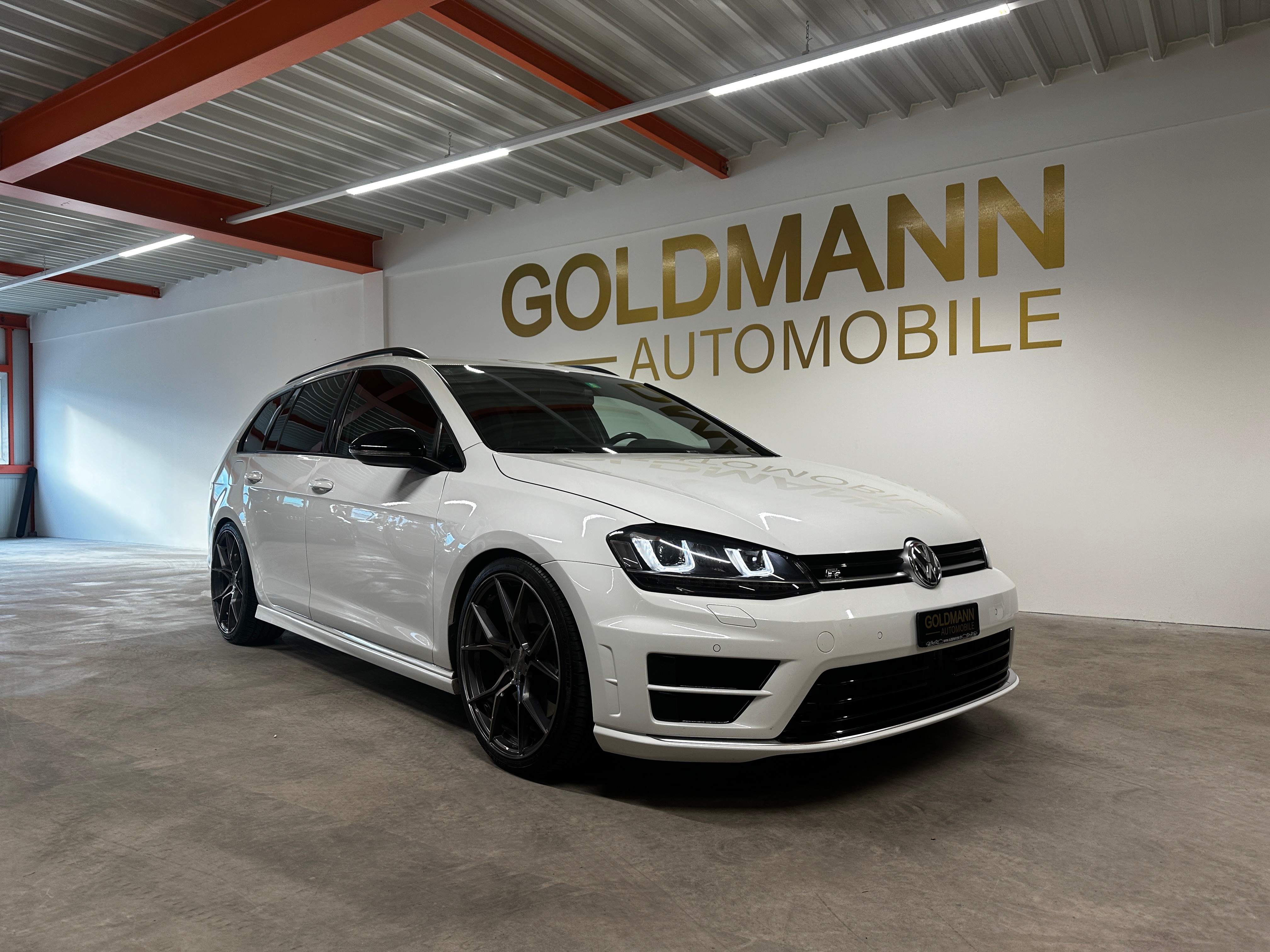 VW Golf Variant 2.0 TSI R 4 Motion DSG