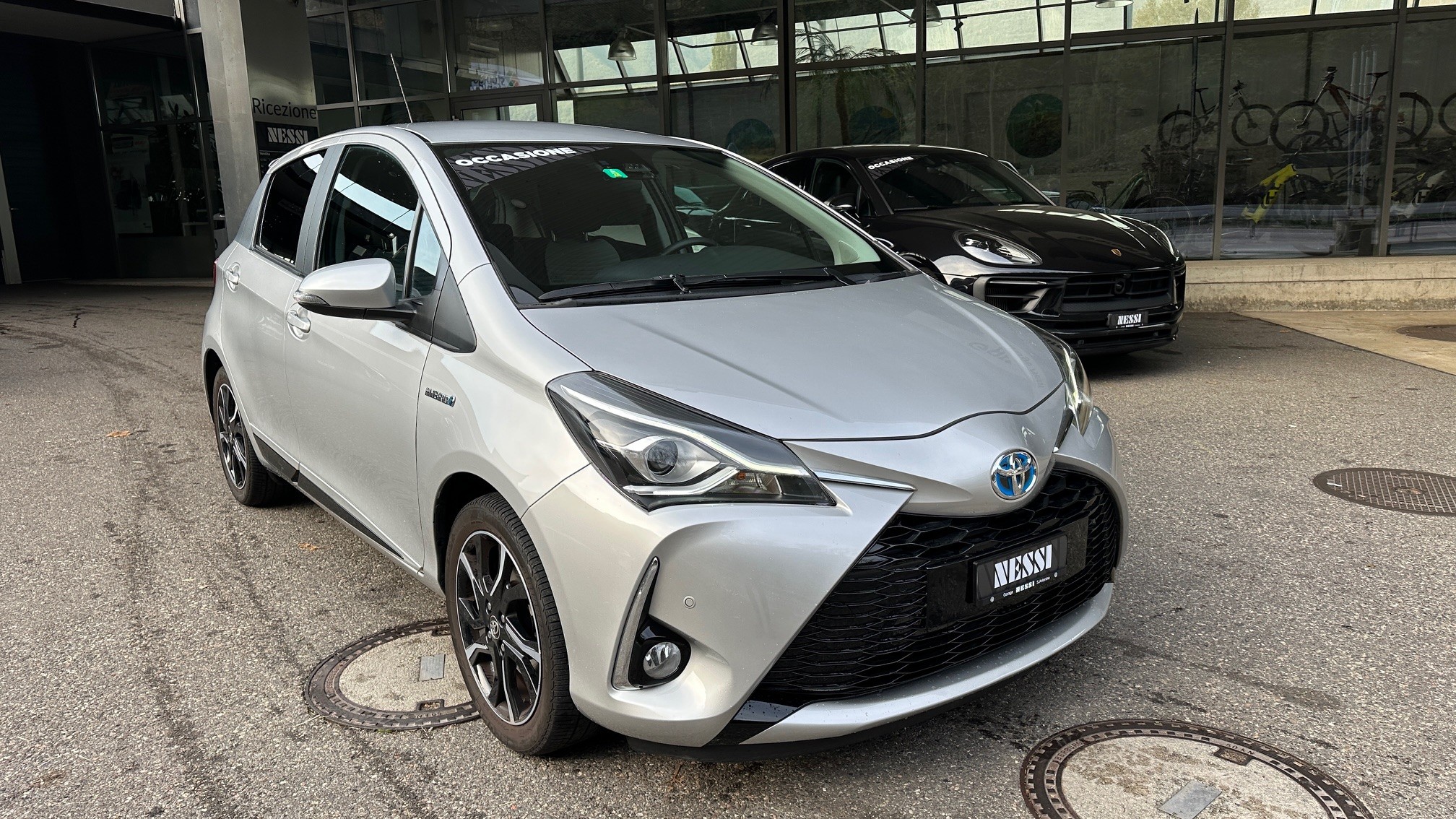 TOYOTA Yaris 1.5 VVT-i Hybrid Style e-CVT