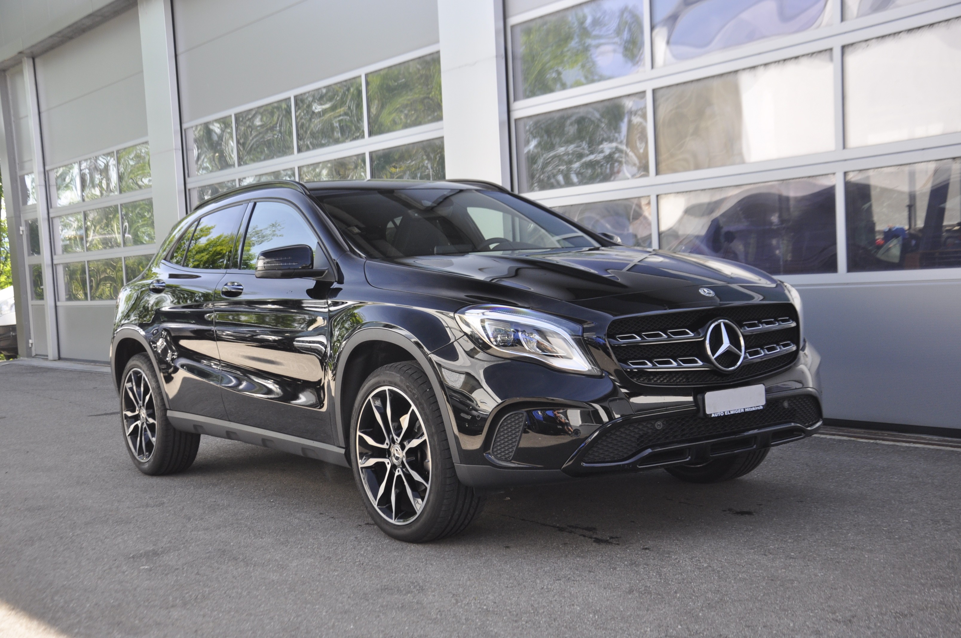 MERCEDES-BENZ GLA 200 Night Star 7G-DCT