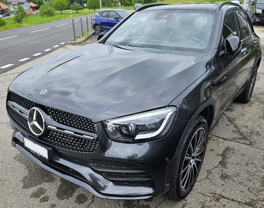 MERCEDES-BENZ GLC 300 e AMG Line 4Matic 9G-Tronic