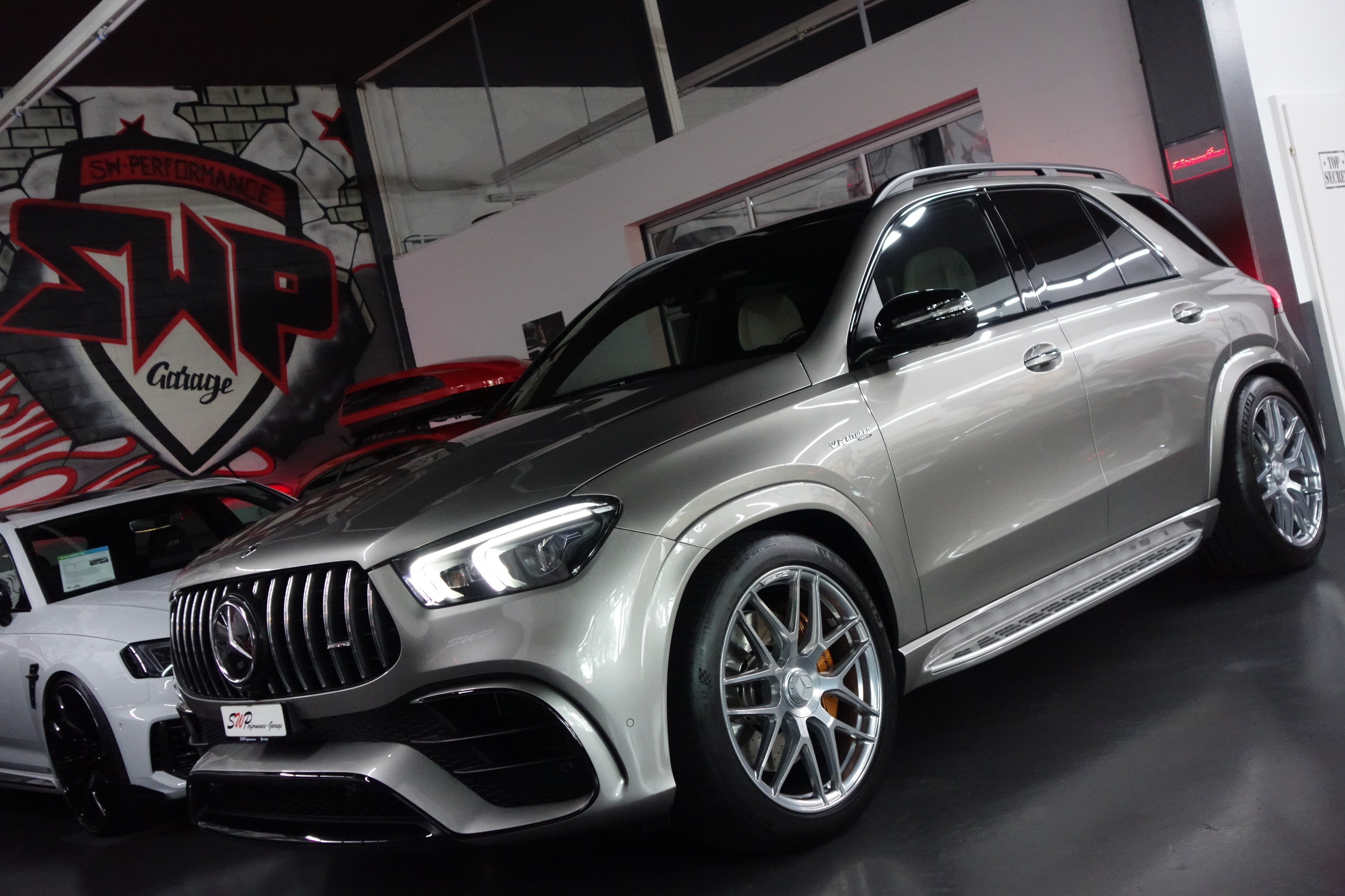 MERCEDES-BENZ GLE 63 S AMG 4MATIC+ 9G-SPEEDSHIFT EXCLUSIVE CH-FZ 612PS