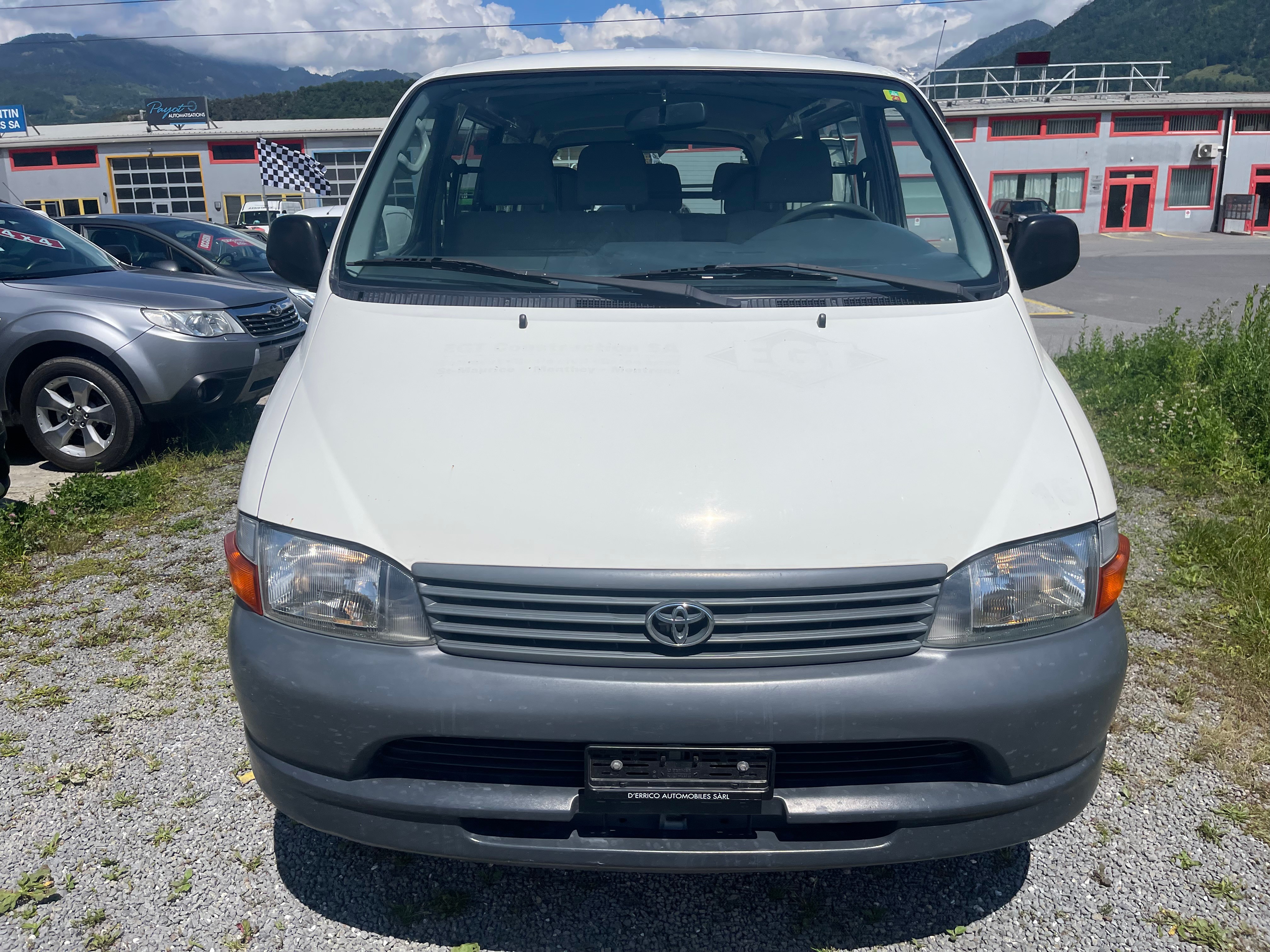 TOYOTA Hiace D-4D LWB Kombi